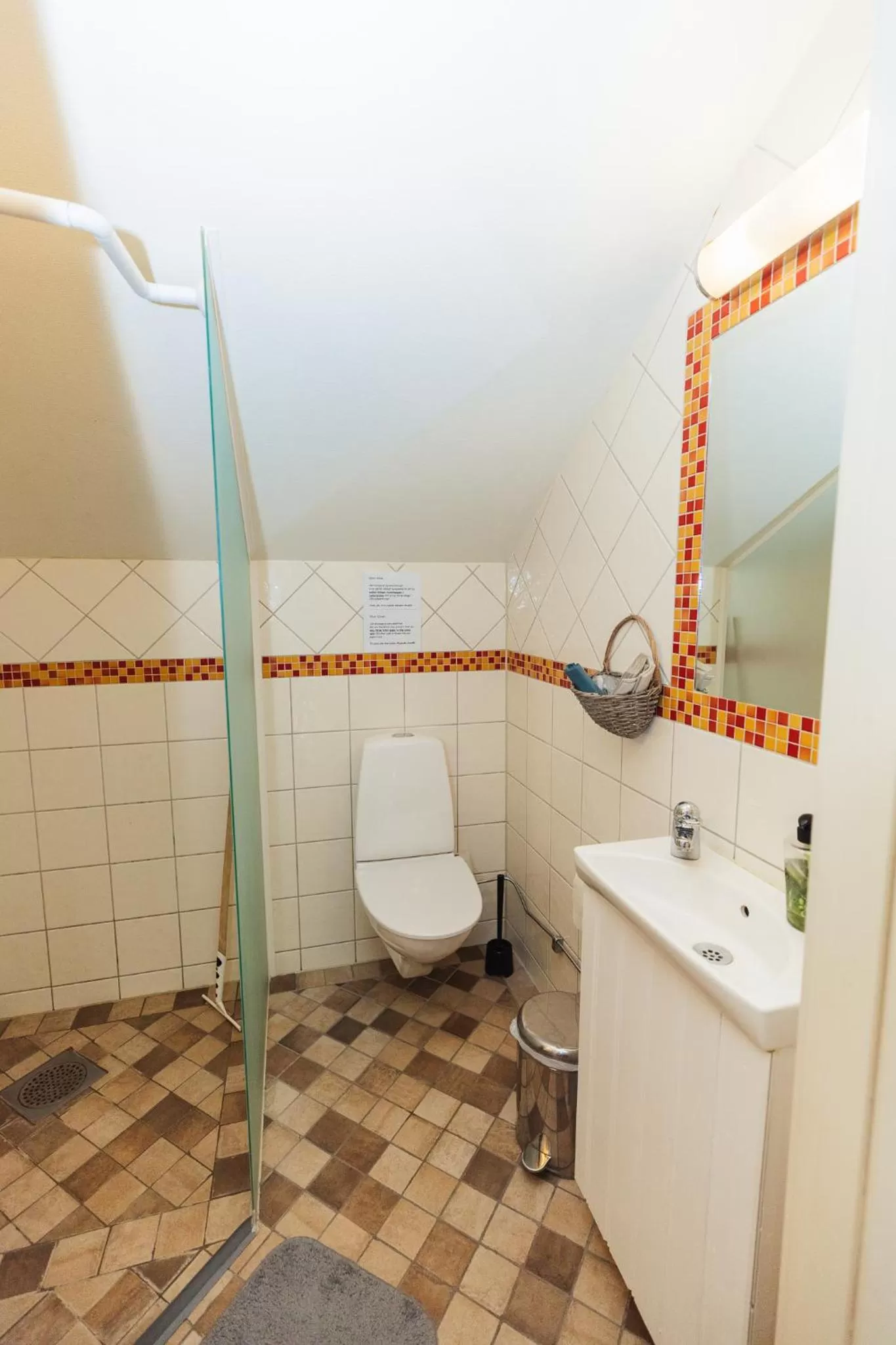 Shower in Bäcks Bed & Breakfast