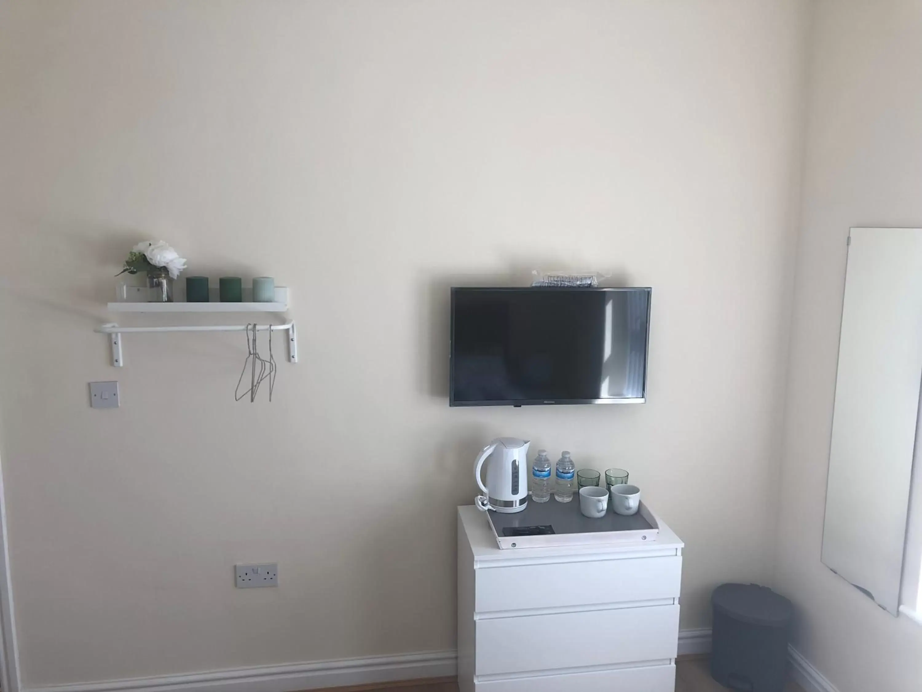 TV/Entertainment Center in Smeaton serviced Accommodation