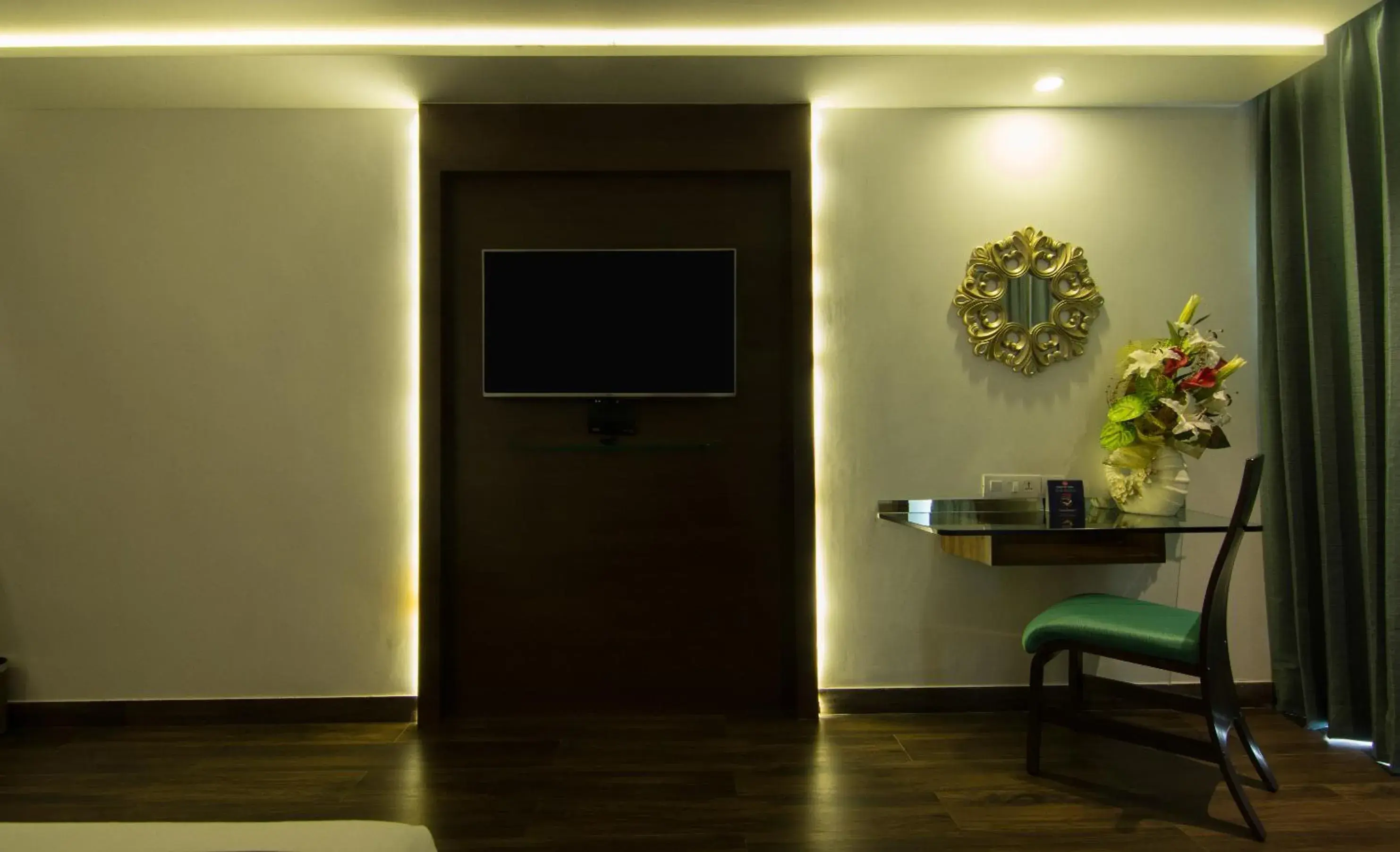 Living room, TV/Entertainment Center in Roopa Elite