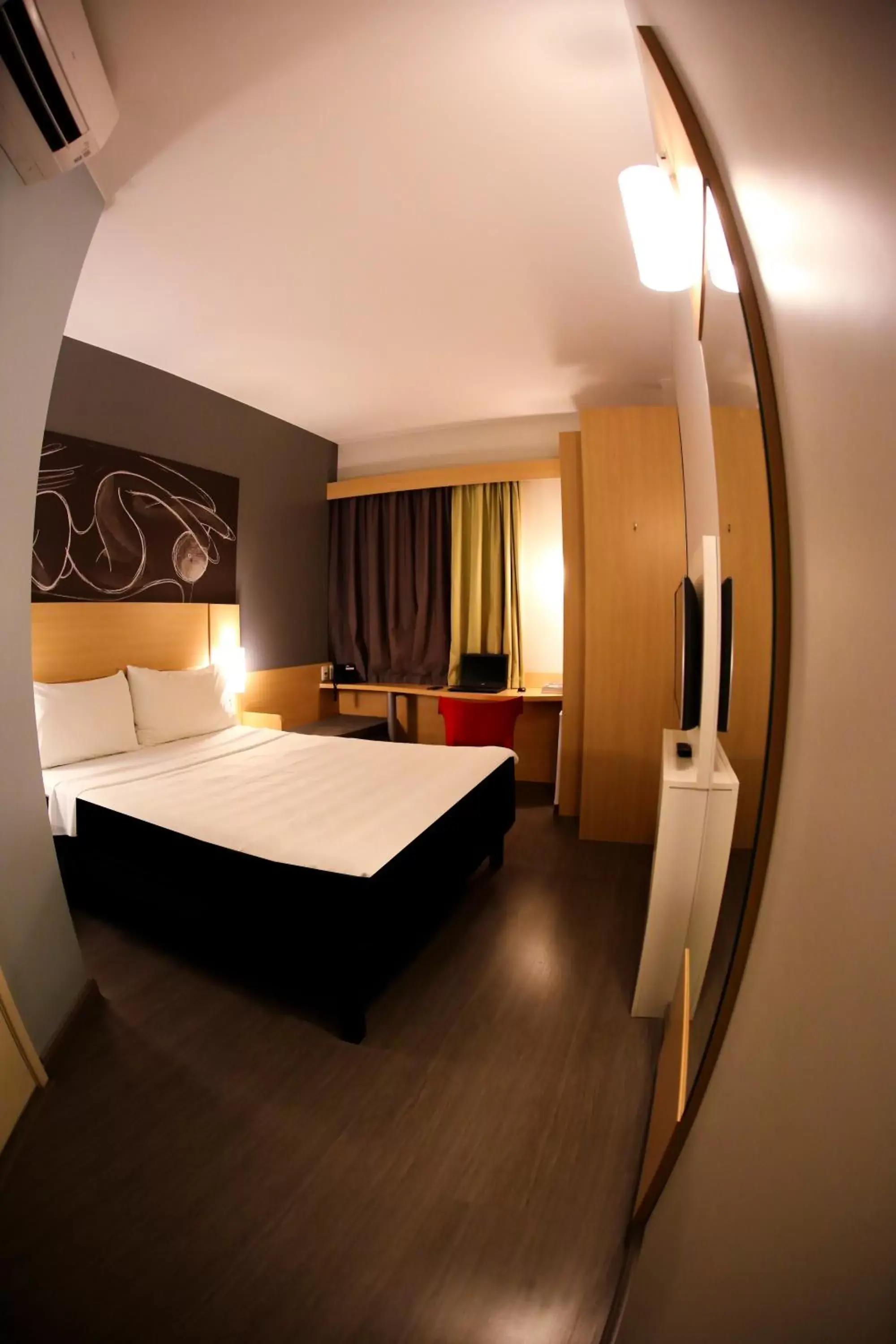 Photo of the whole room, Bed in ibis Jatai