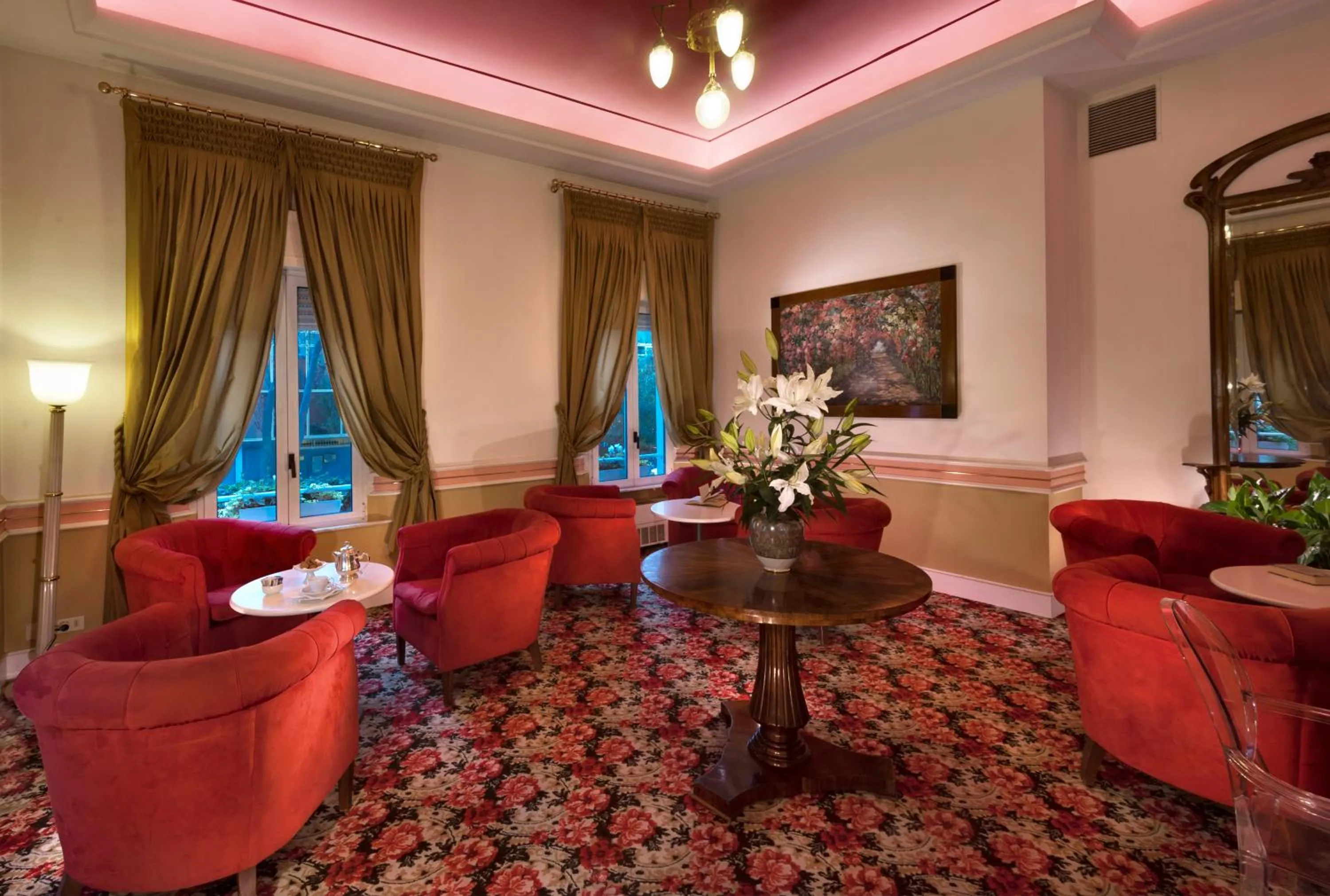 Communal lounge/ TV room in Hotel Milton Rimini