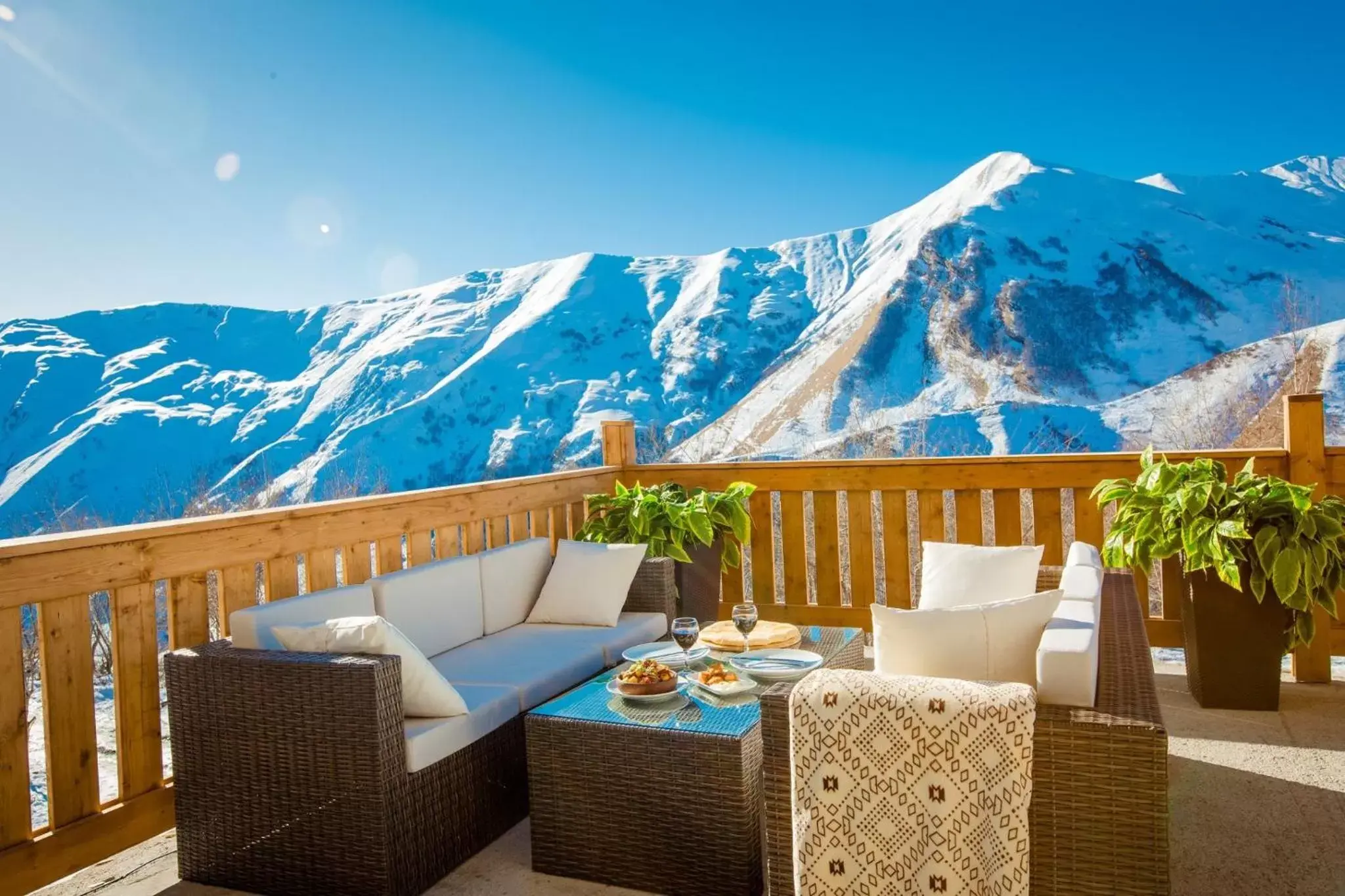 Balcony/Terrace, Mountain View in Gudauri Inn