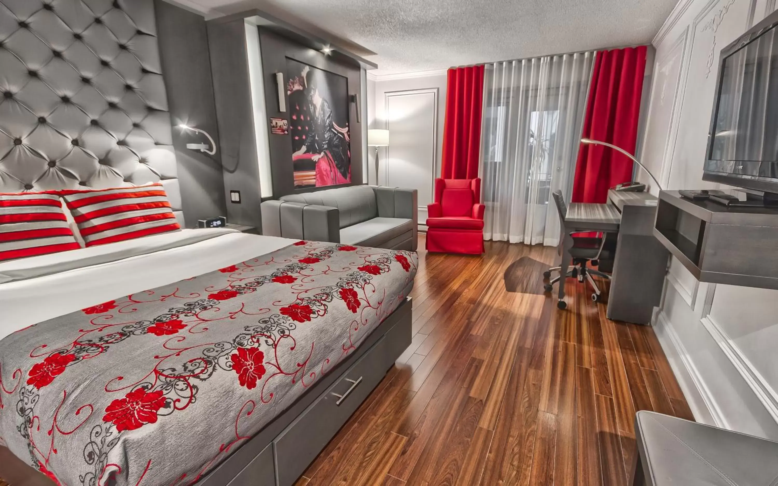 Interior Terrace Room, 1 Queen Bed and 1 Queen Murphy Bed in Hotel Plaza Quebec
