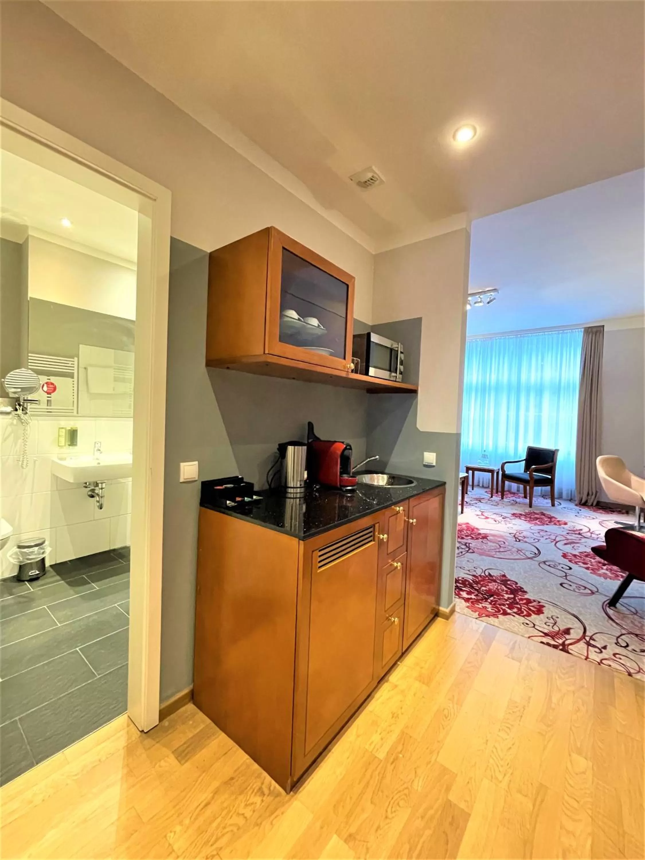 Coffee/tea facilities in Batschari Palais Baden-Baden