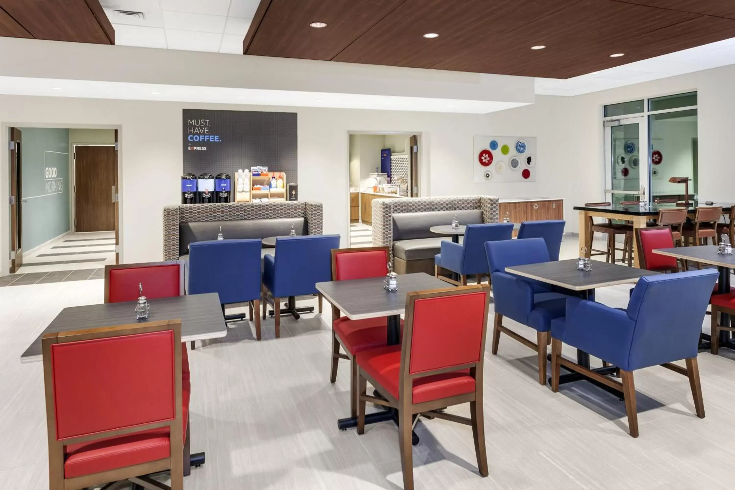 Breakfast, Restaurant/Places to Eat in Holiday Inn Express & Suites - Hudson I-94, an IHG Hotel