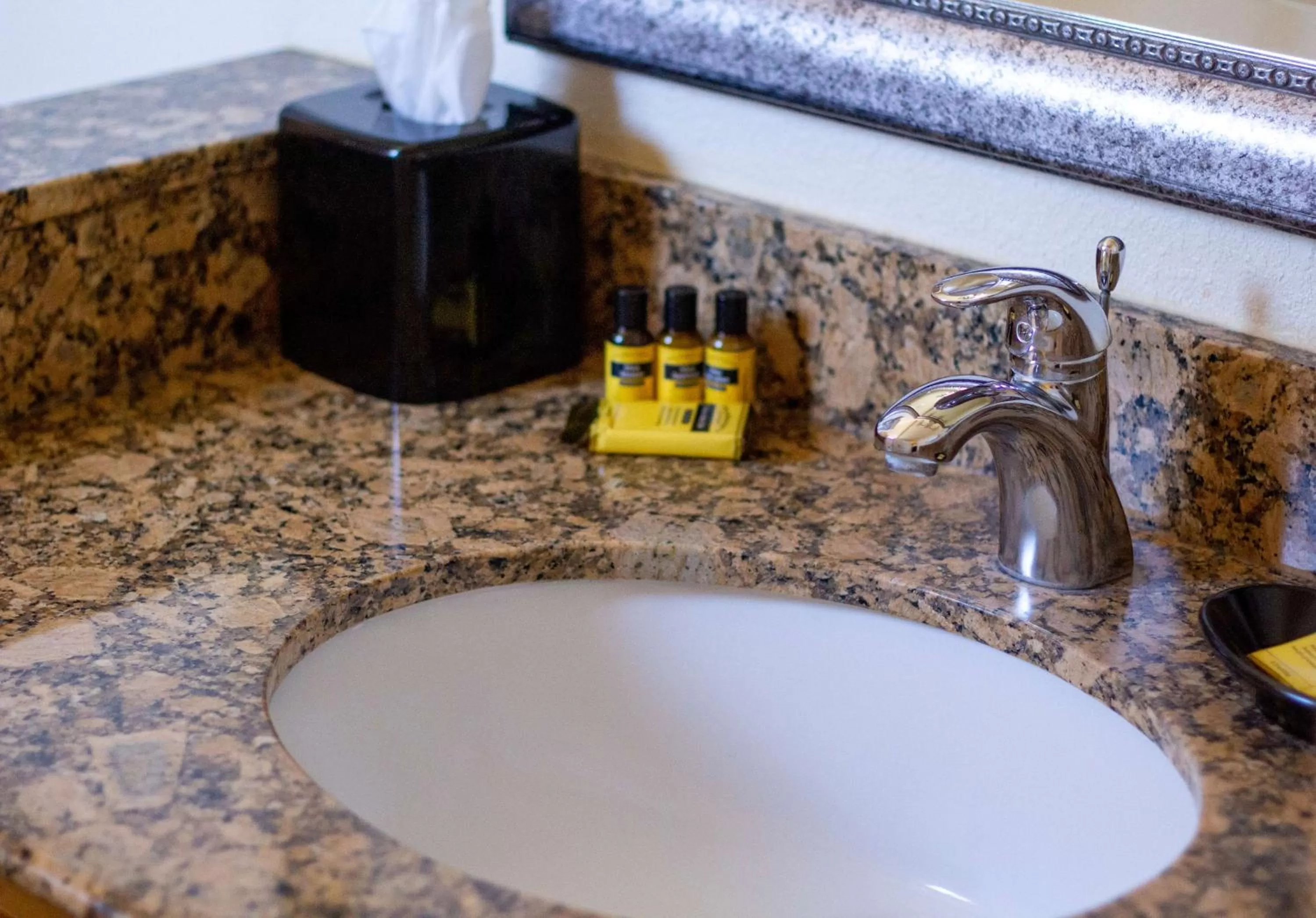 Queen Suite - Non-Smoking in Best Western Plus A Wayfarer's Inn & Suites