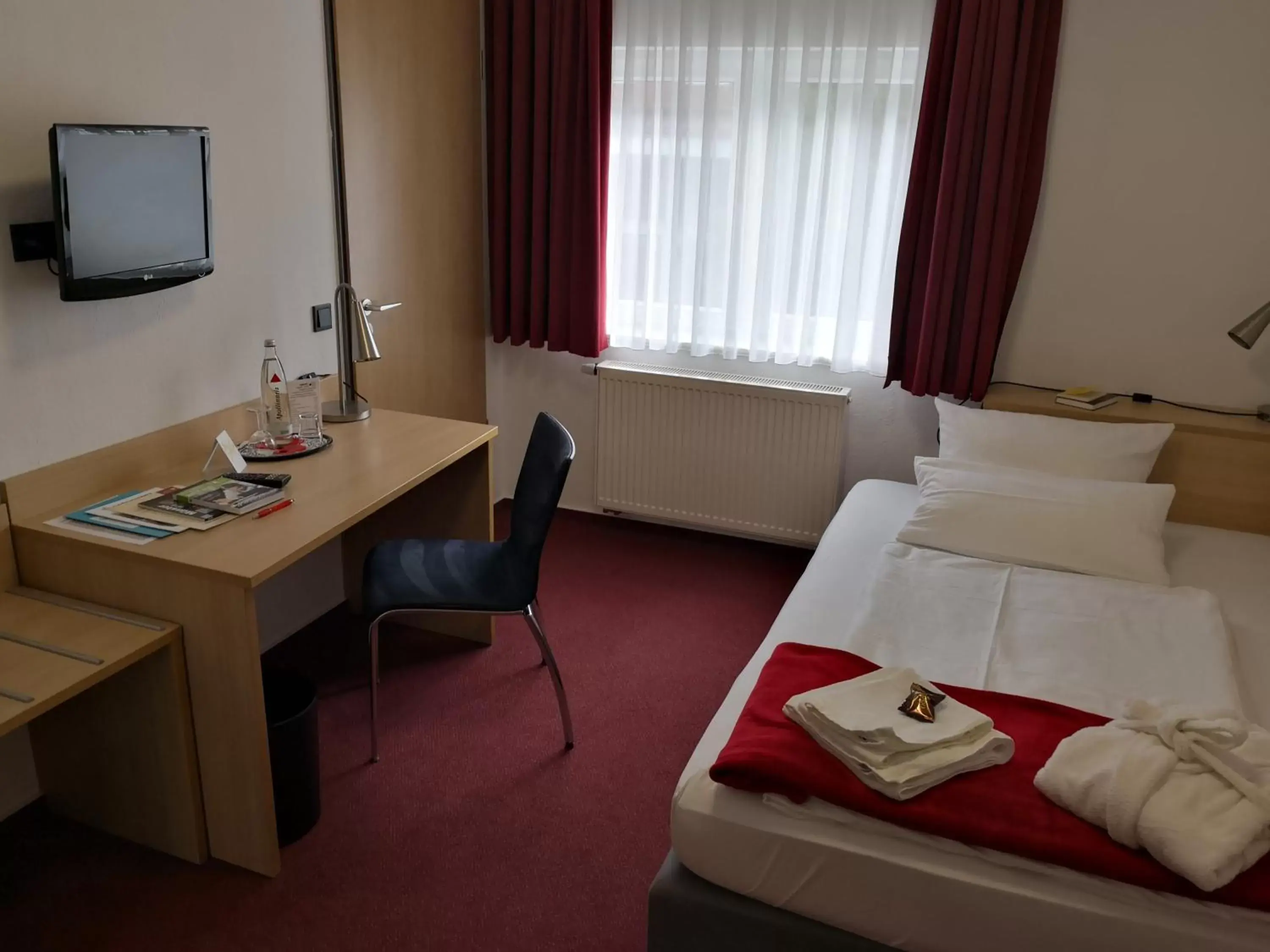 Photo of the whole room, Bed in Hotel Haus vom Guten Hirten