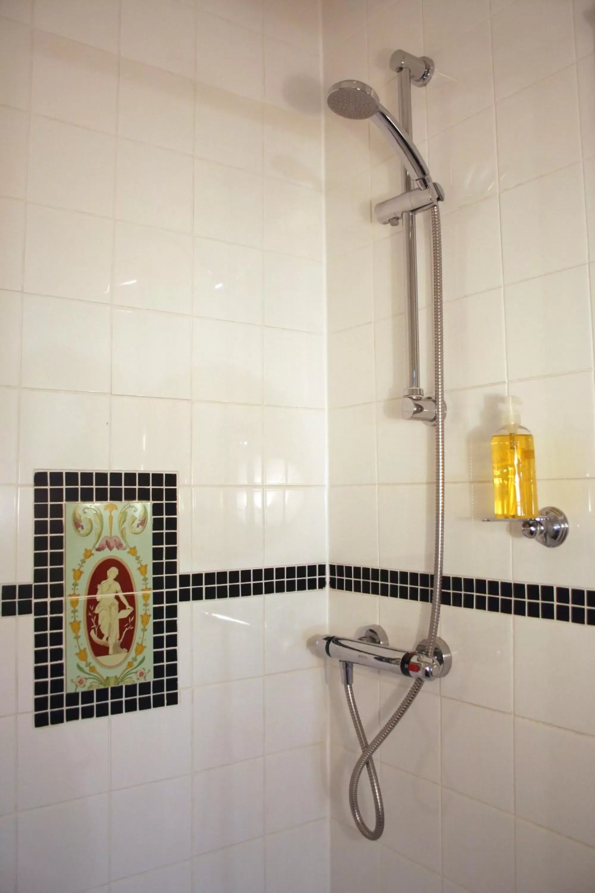 Shower, Bathroom in The Telstar