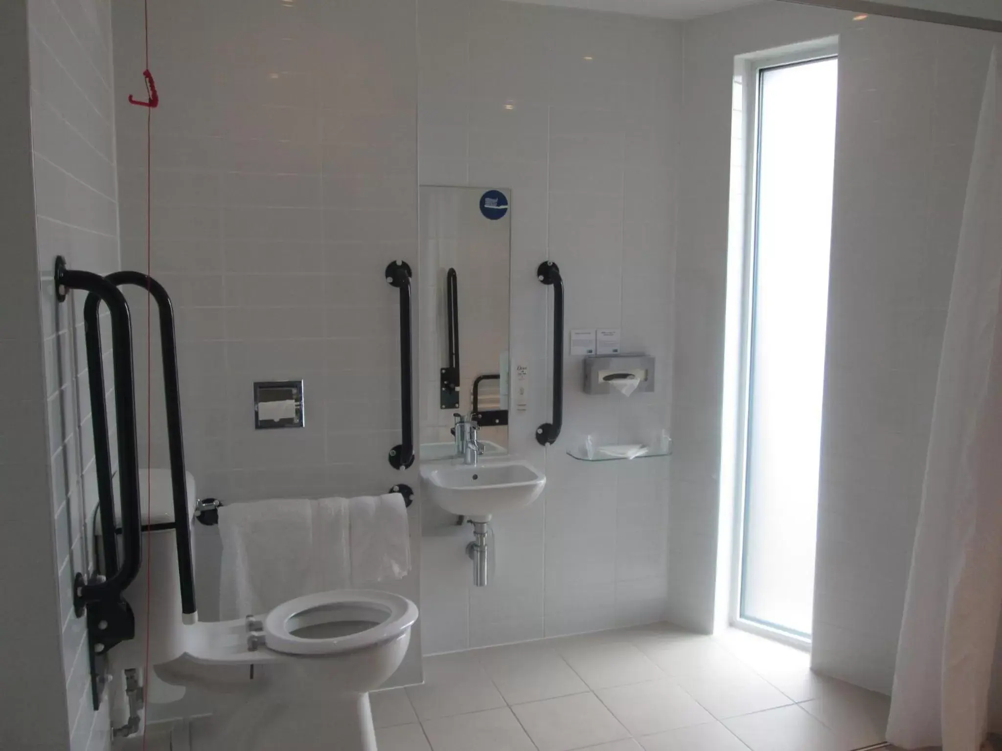 Photo of the whole room, Bathroom in Holiday Inn Express Manchester City Centre, an IHG Hotel