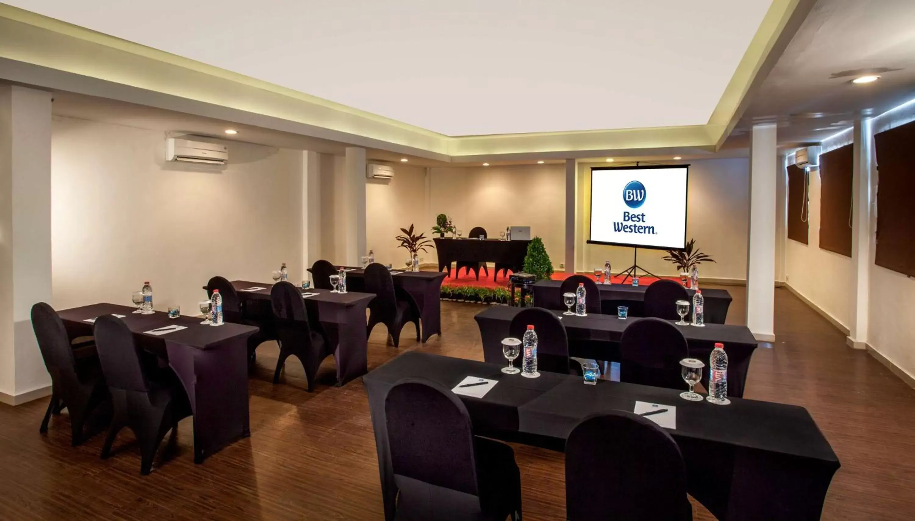 Meeting/conference room in Best Western Kuta Villa