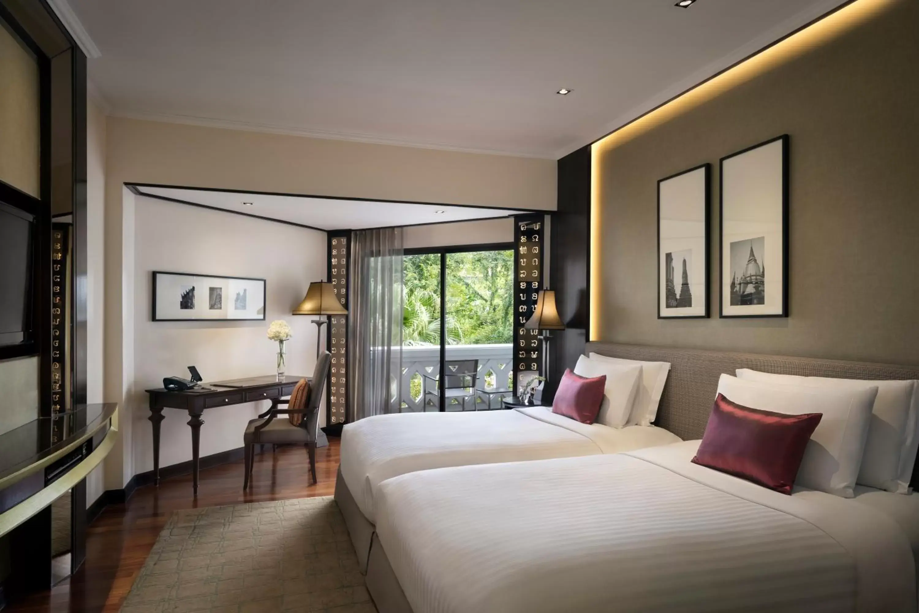 Bedroom in Anantara Riverside Bangkok Resort