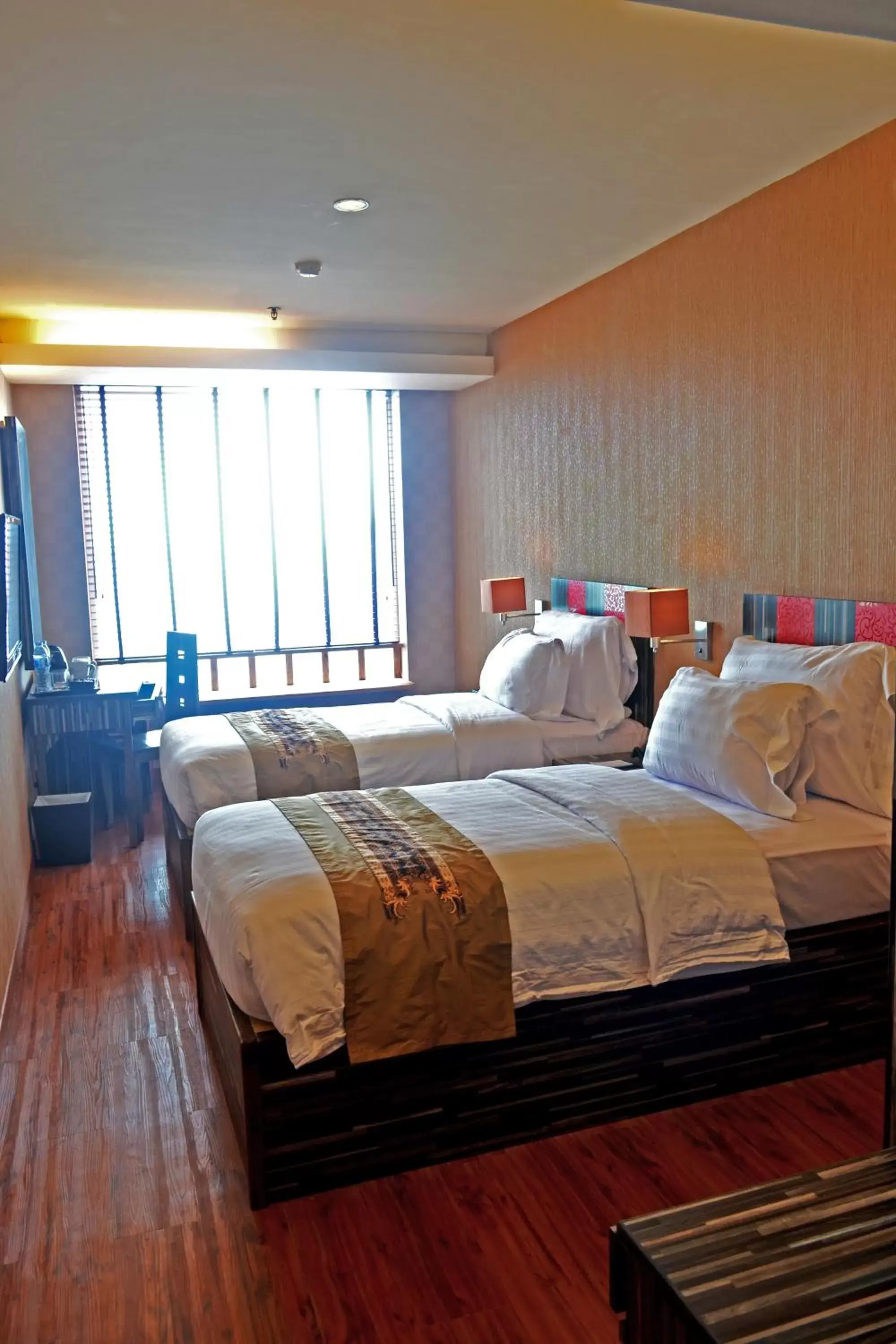 Bedroom, Bed in Lion Hotel & Plaza