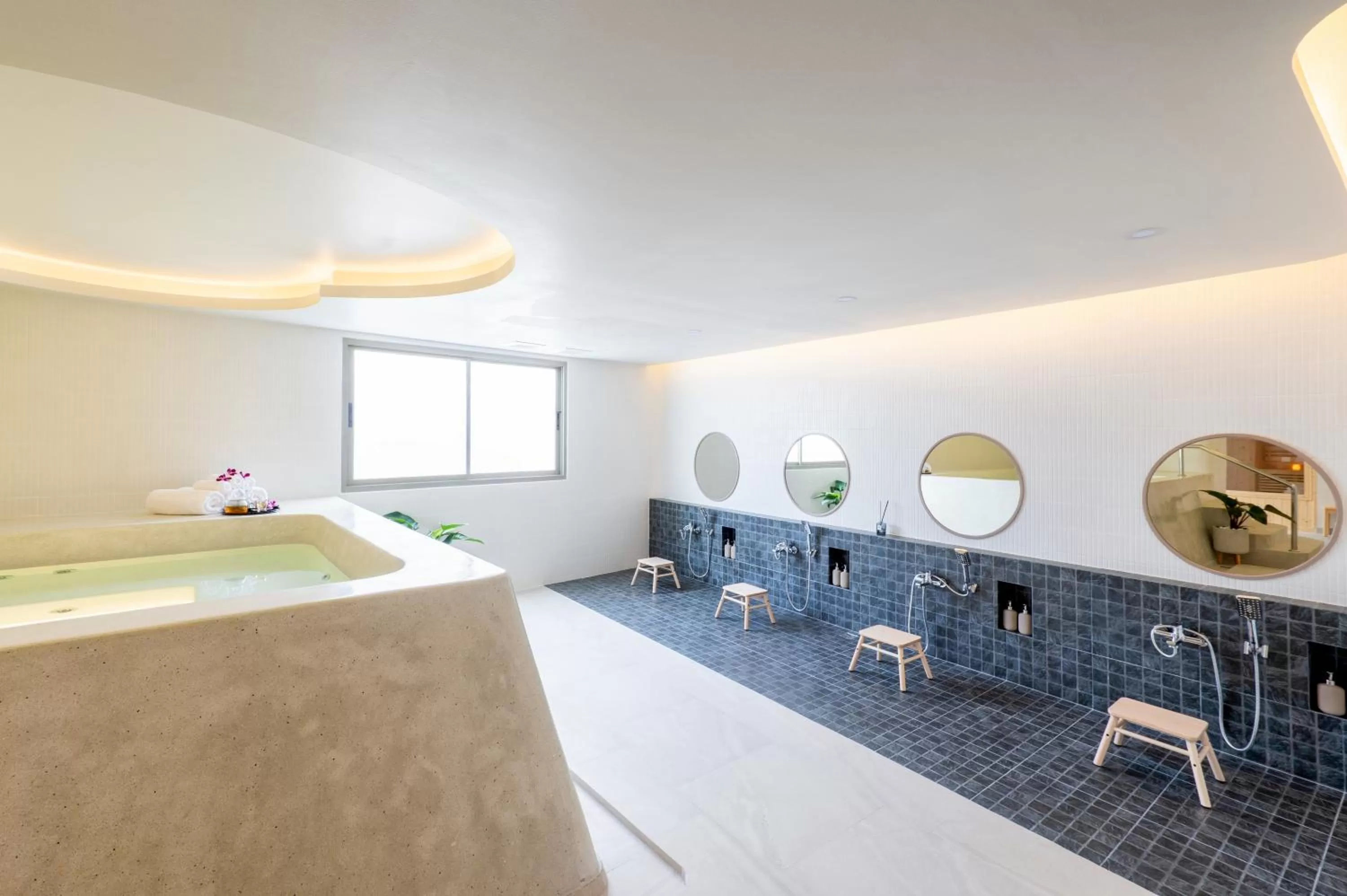 Hot Spring Bath in HOMA Si Racha