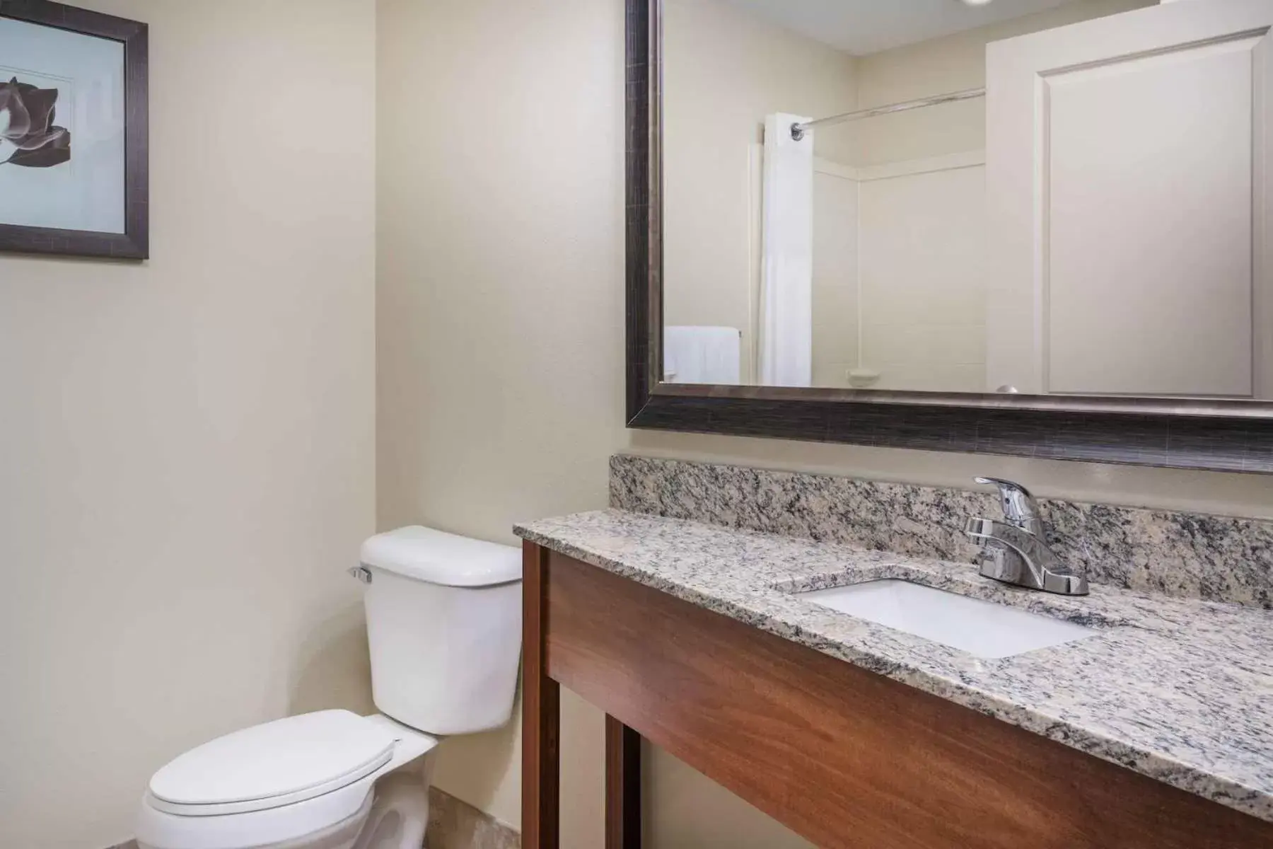 King Room - Mobility Access/Non-Smoking in AmericInn by Wyndham Windom King Room - Mobility Access/Non-Smoking in AmericInn by Wyndham Windom