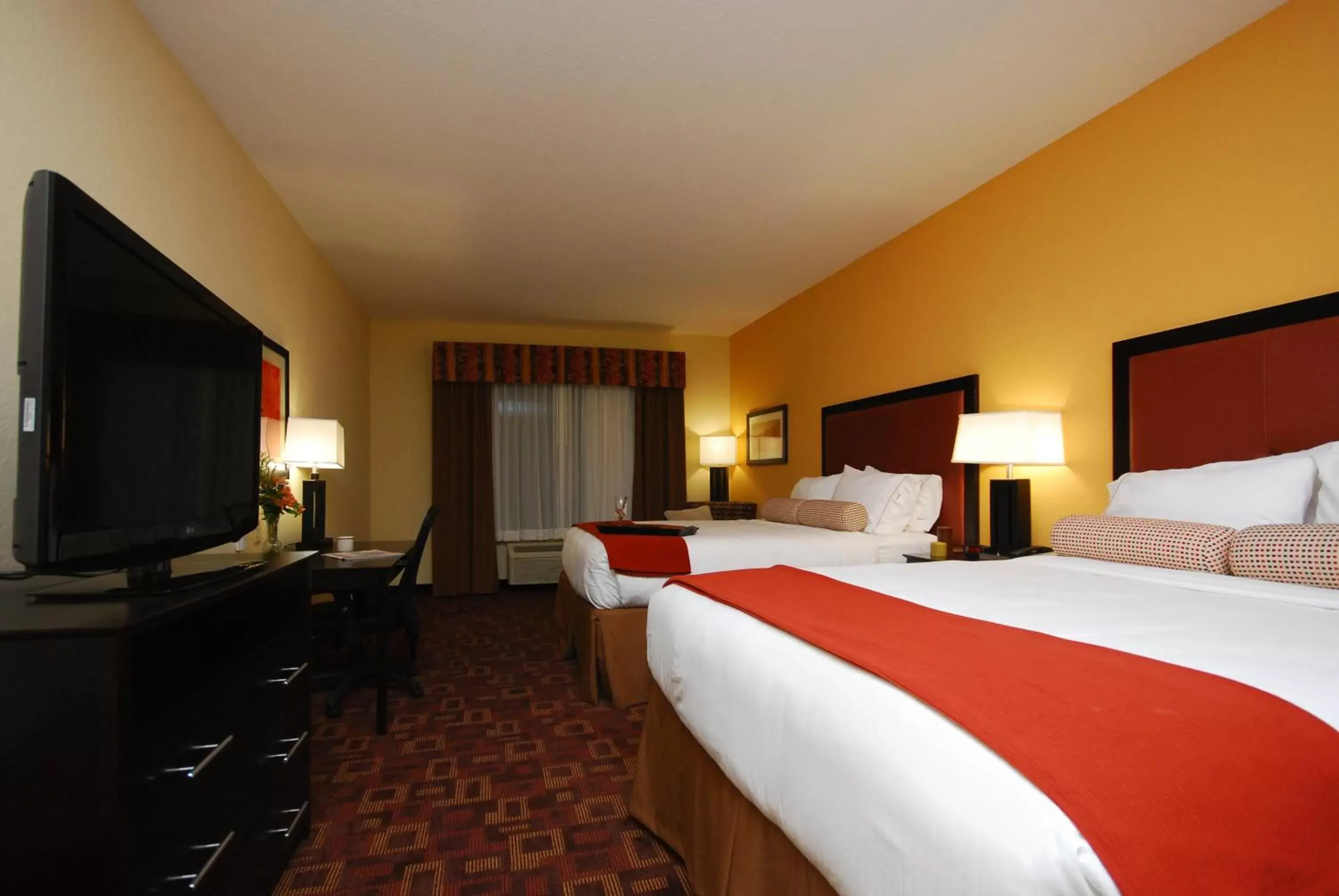 Photo of the whole room, Bed in Holiday Inn Express & Suites Gonzales, an IHG Hotel