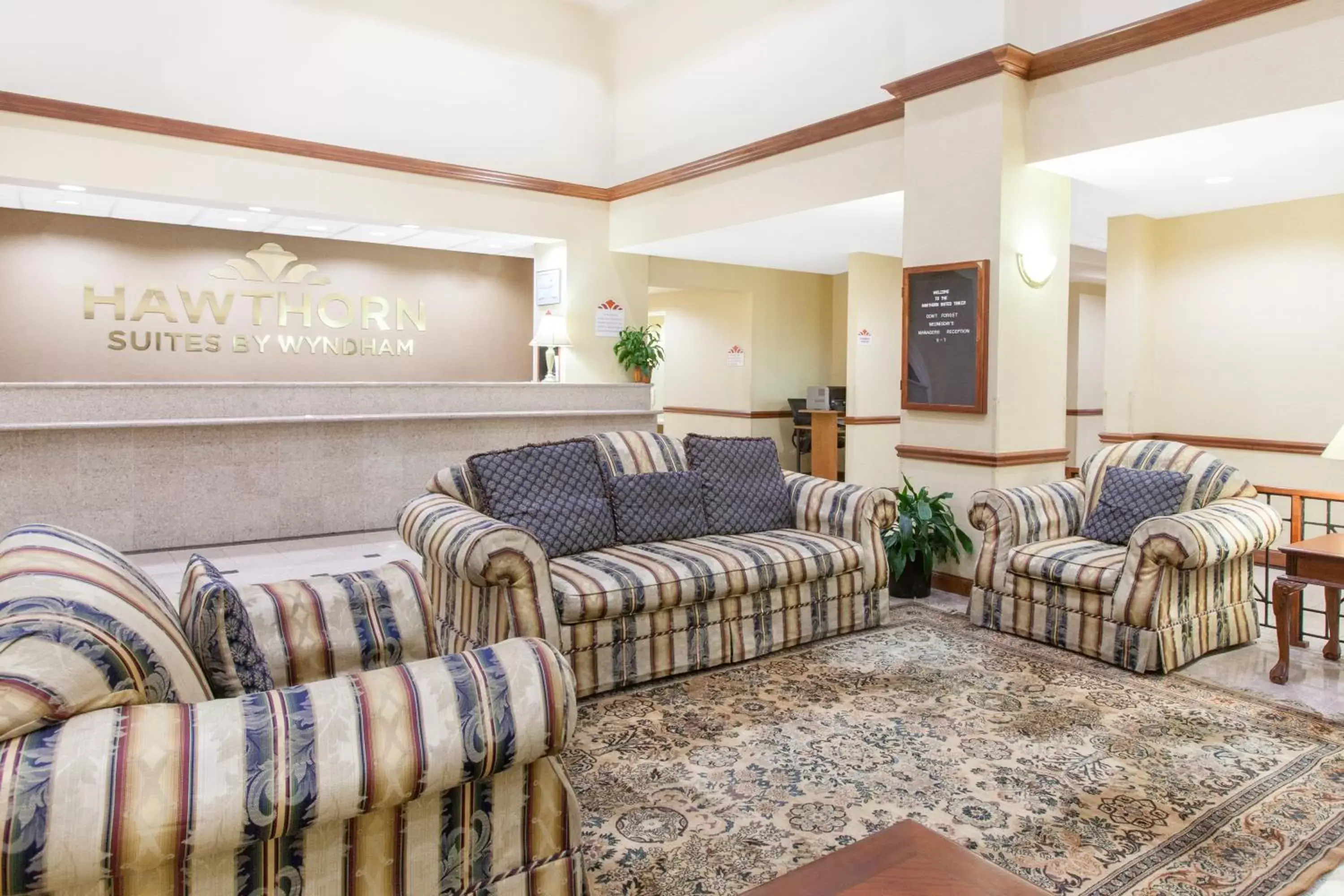 Lobby or reception, Seating Area in Hawthorn Suites Midwest City