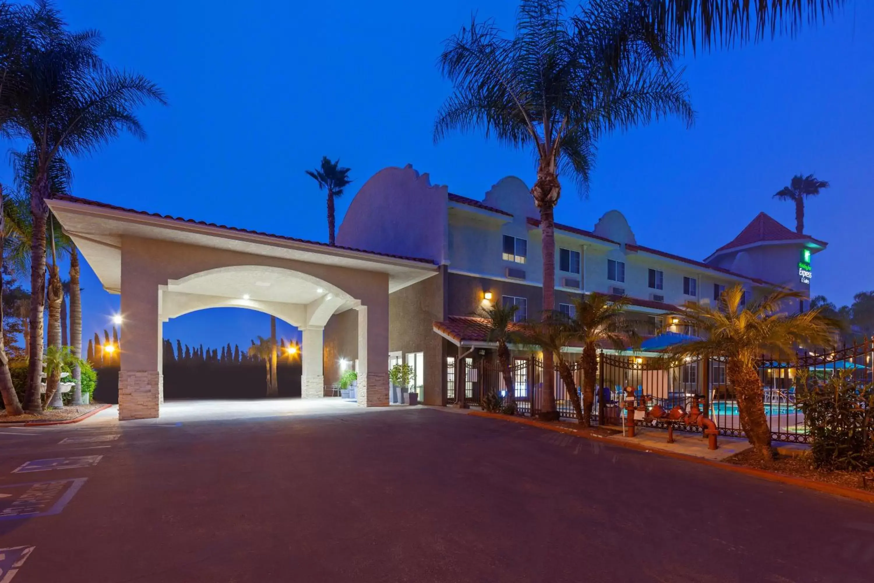 Property Building in Holiday Inn Express Hotel & Suites San Diego-Escondido, an IHG Hotel