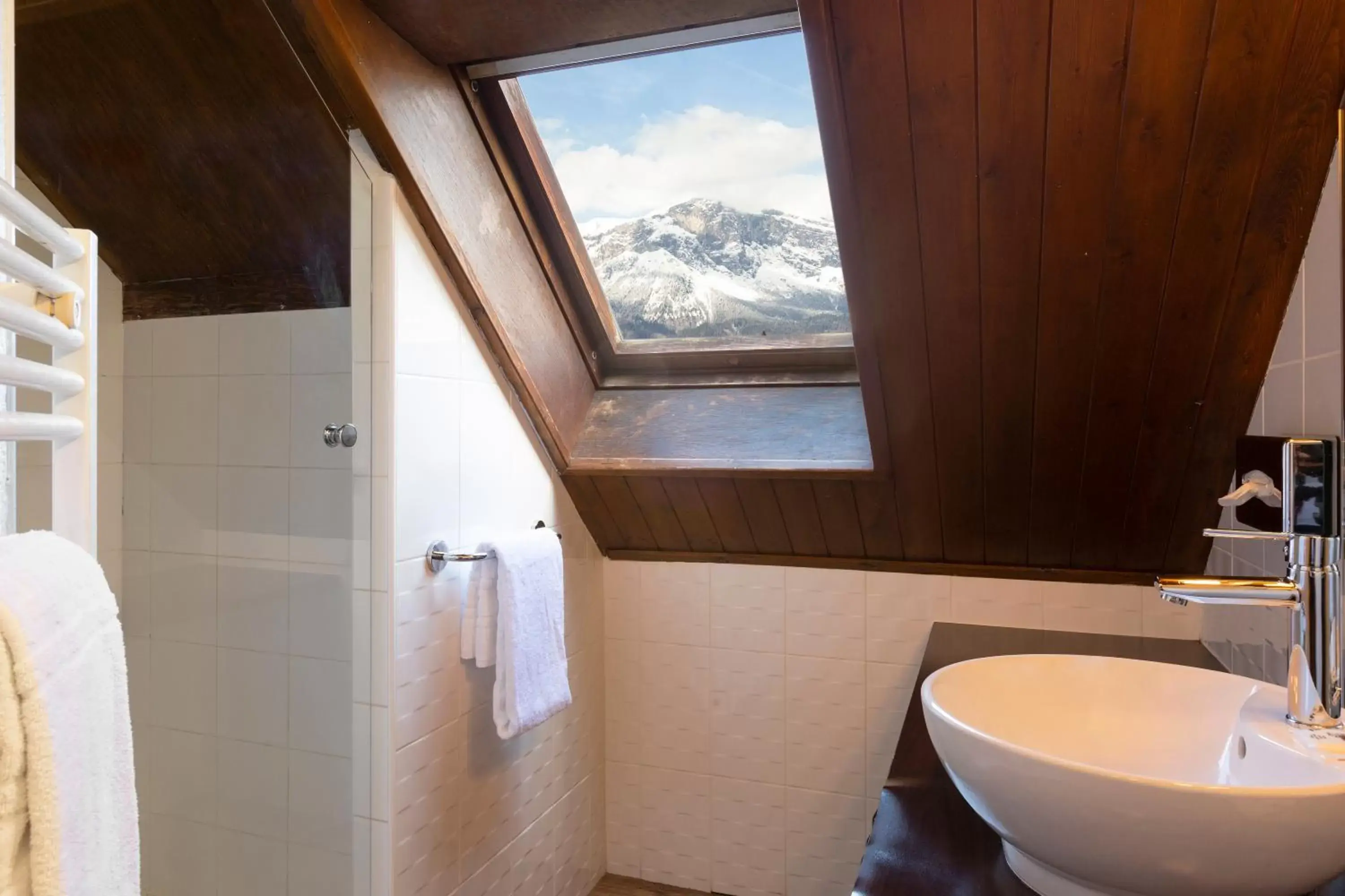 Bathroom in SOWELL HOTELS Mont Blanc et SPA