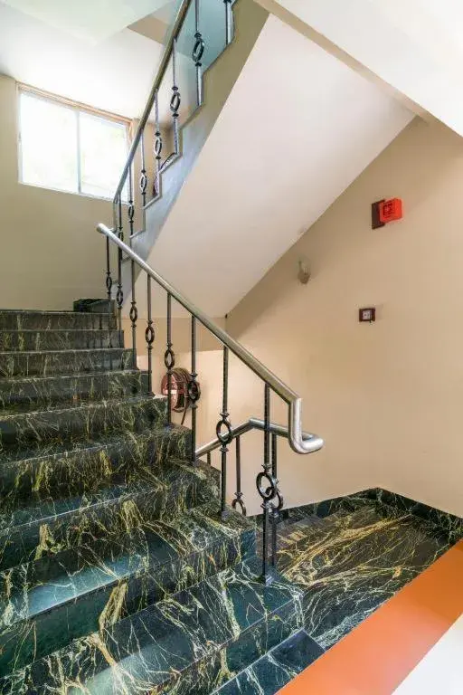 Property building in Crescent Park Property building in Crescent Park