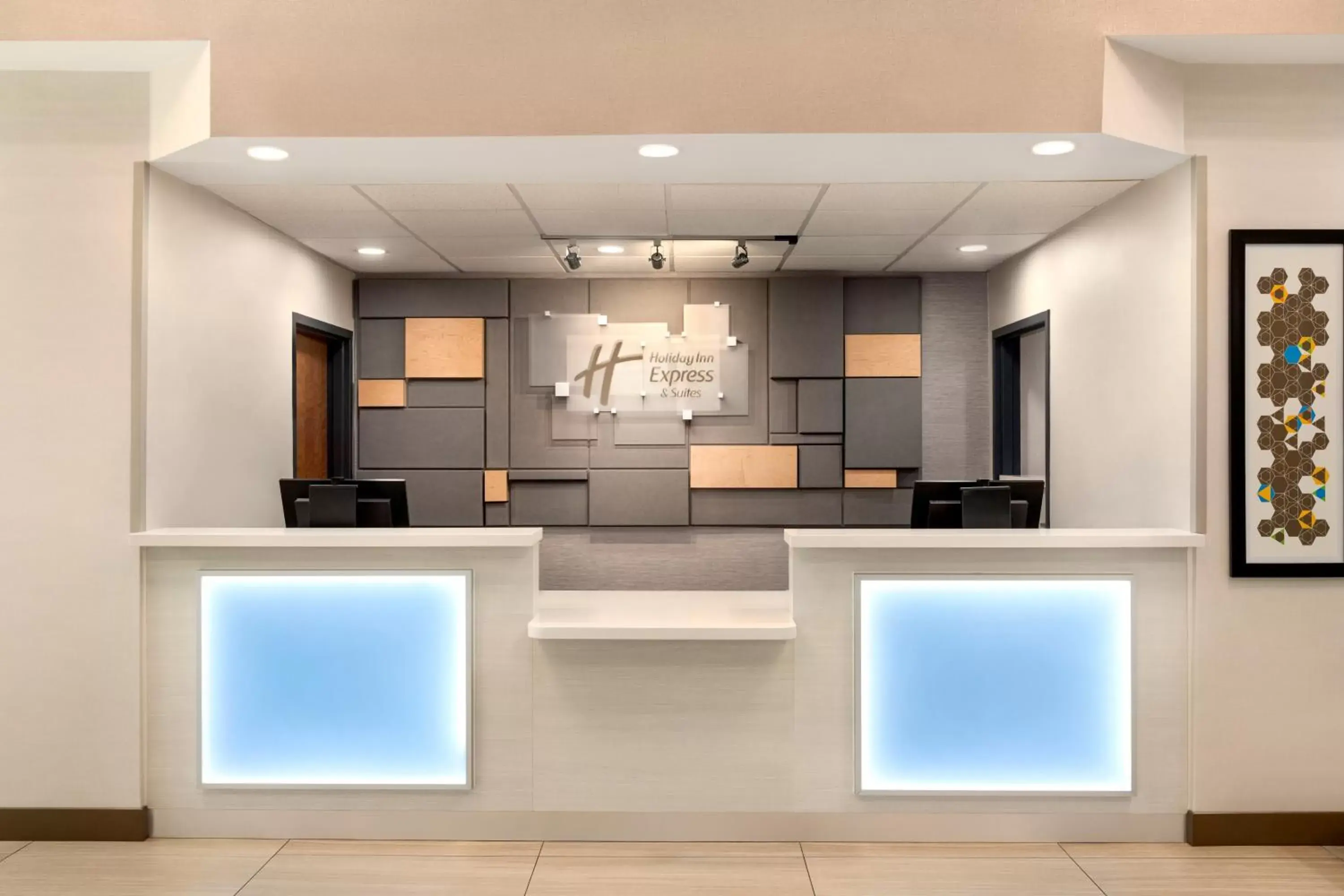 Lobby or reception, Floor Plan in Holiday Inn Express & Suites Pembroke Pines-Sheridan St, an IHG Hotel