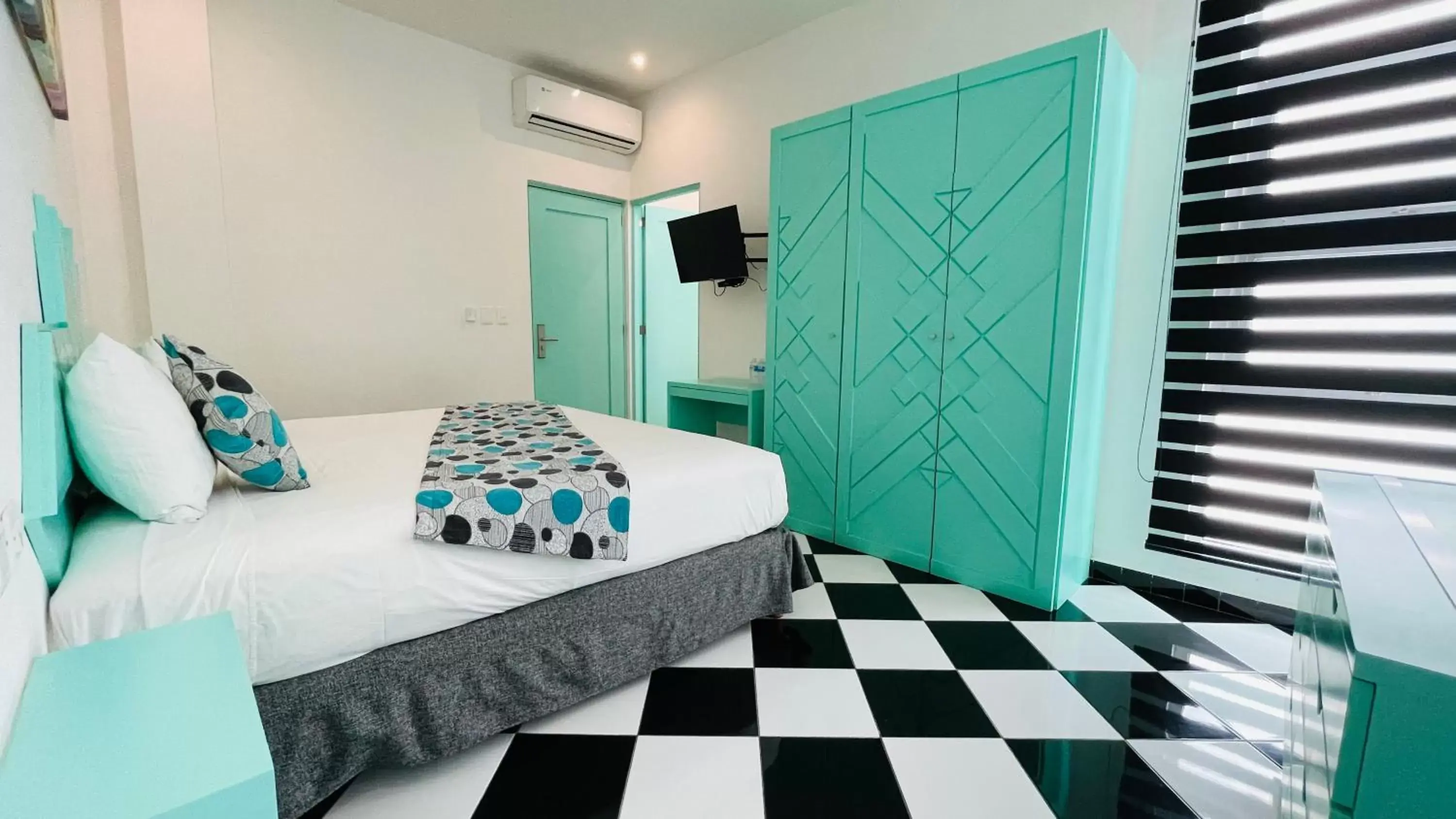 Bedroom, Bed in WINDAY HOTEL - Cerca 5a Avenida