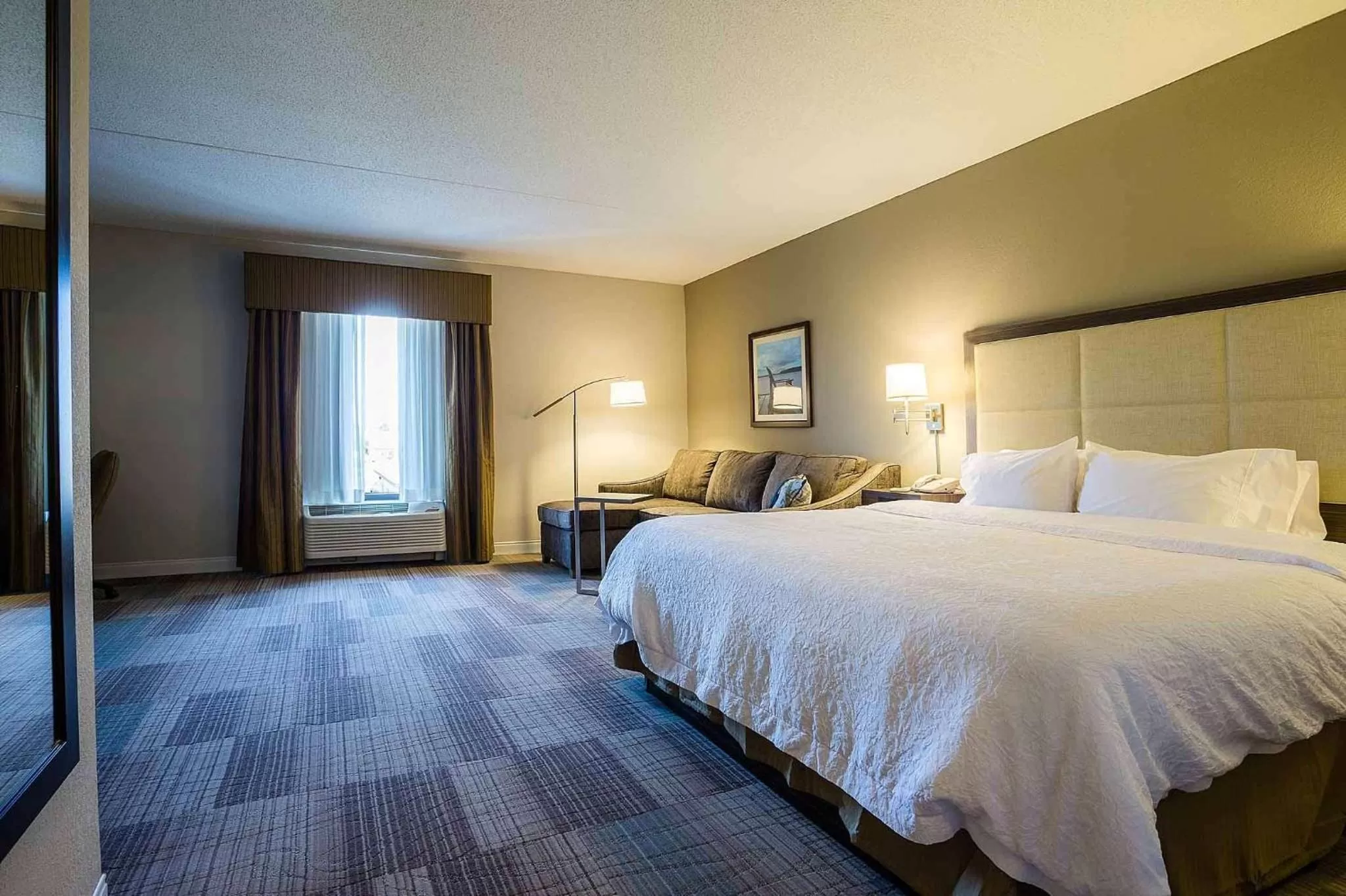 Bed in Hampton Inn Somerset