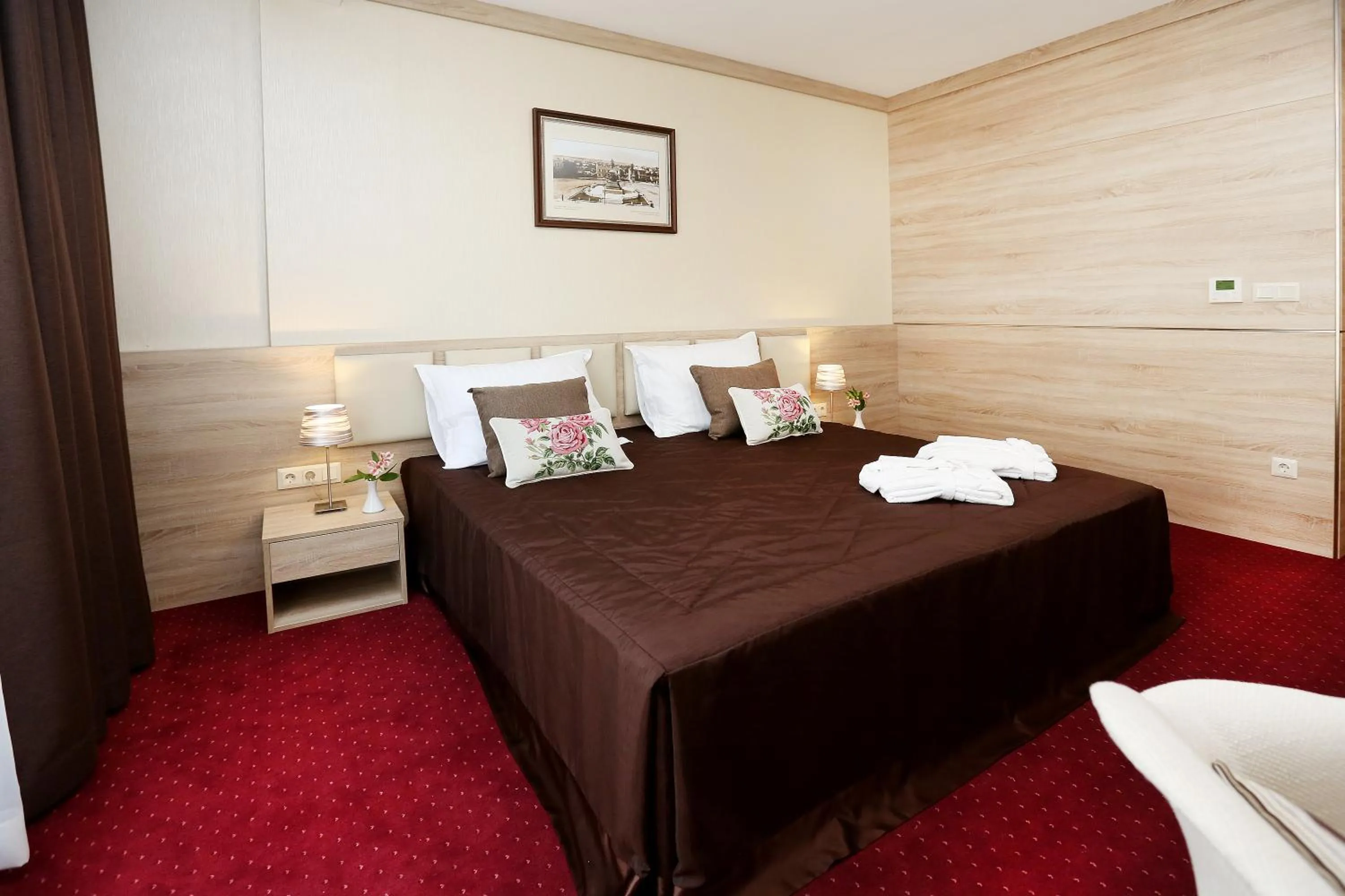 Bedroom, Bed in Hotel COOP, Sofia