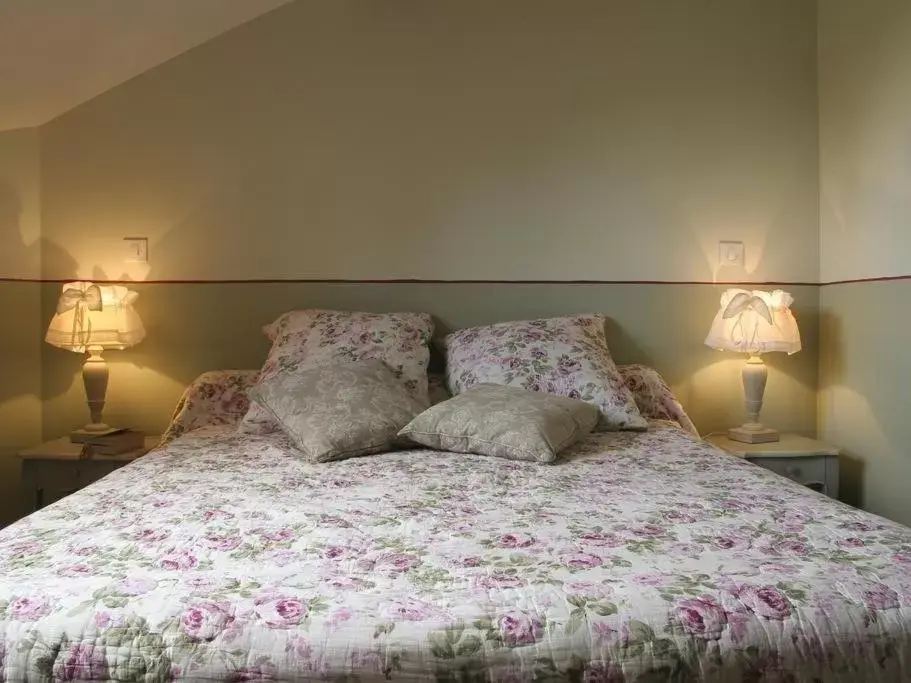 Small Double Room in Chambres d'hôtes-Les Chambres de Mado
