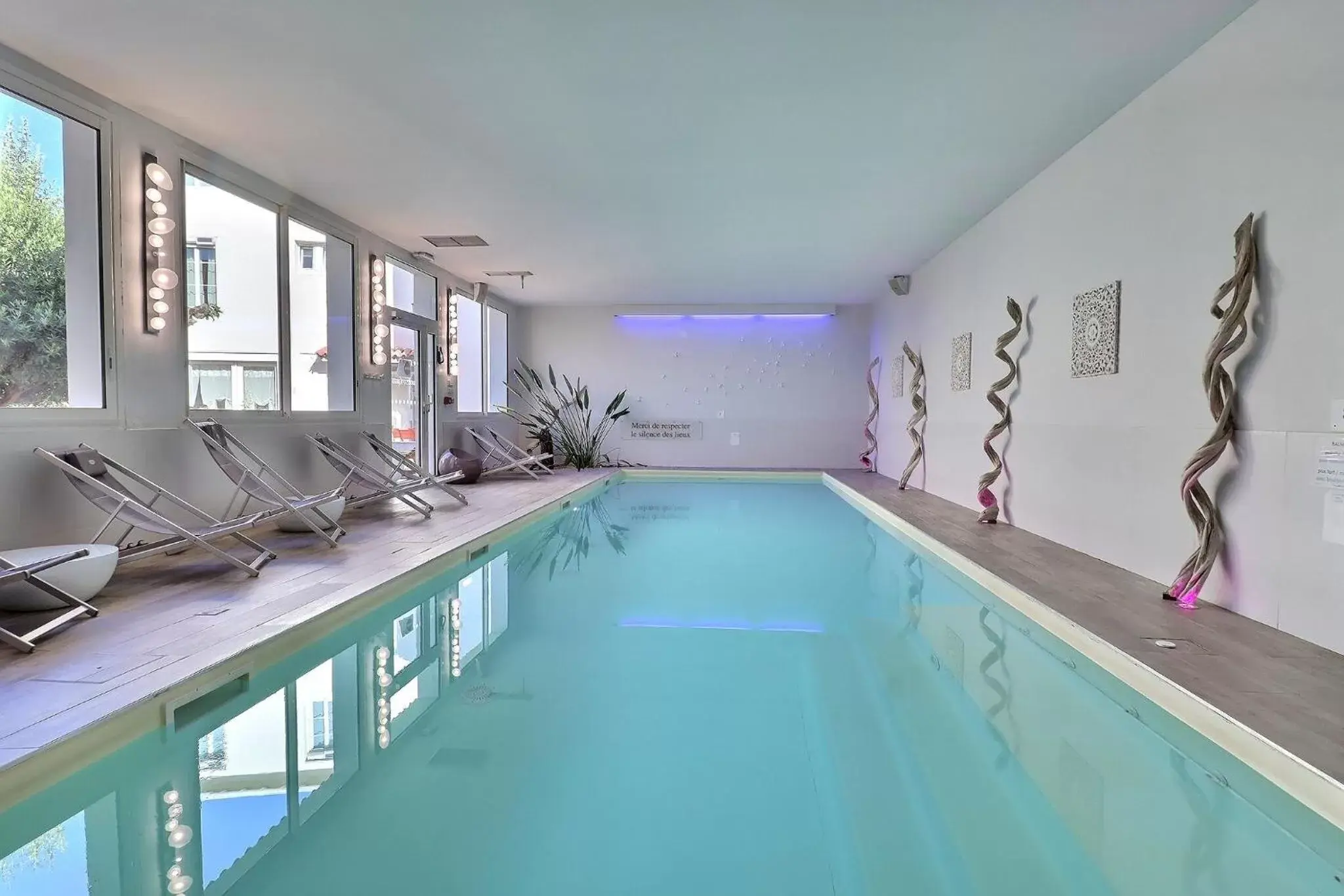 Sauna, Swimming Pool in Grand Hôtel des Bains SPA