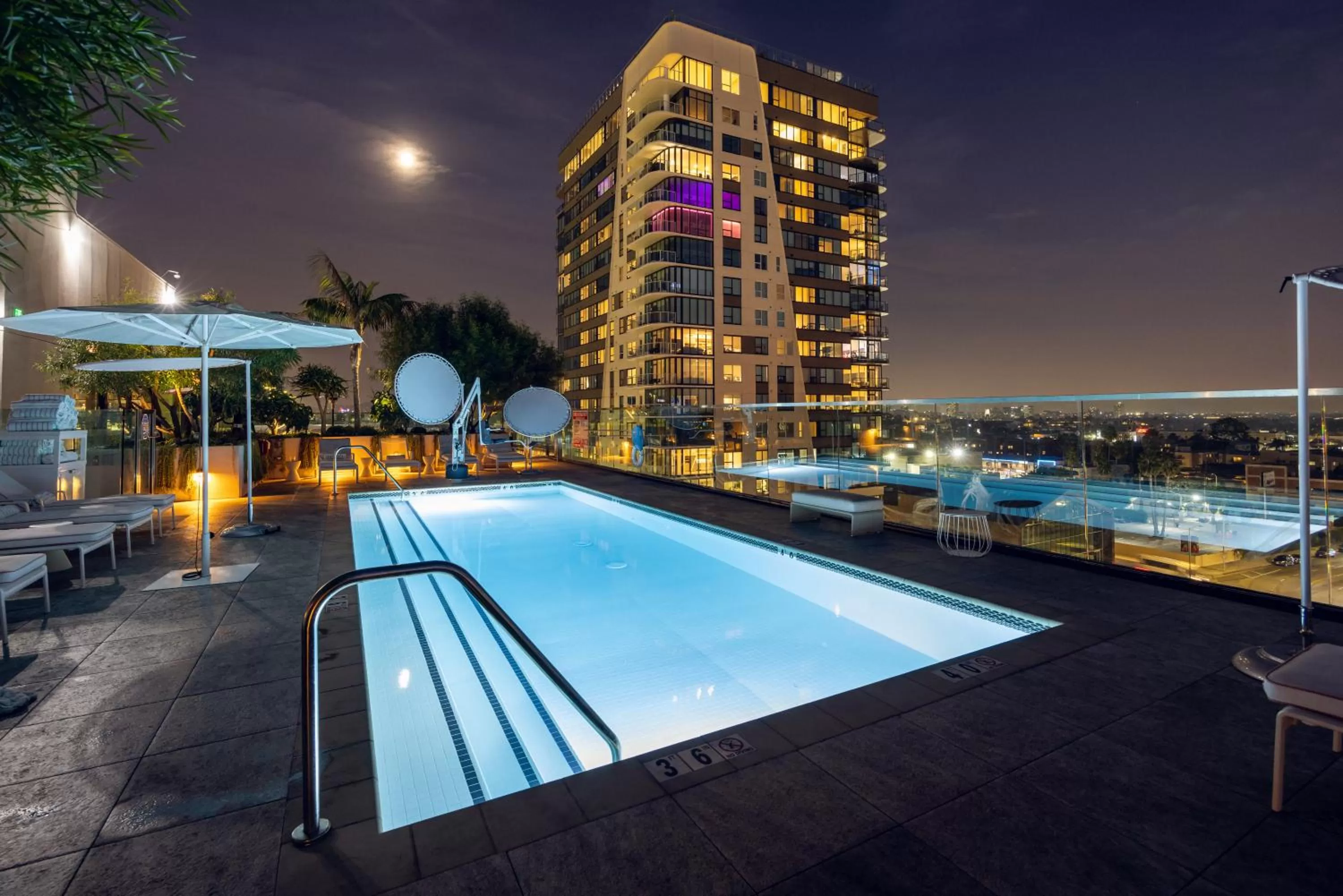 Swimming pool in The Godfrey Hotel Hollywood