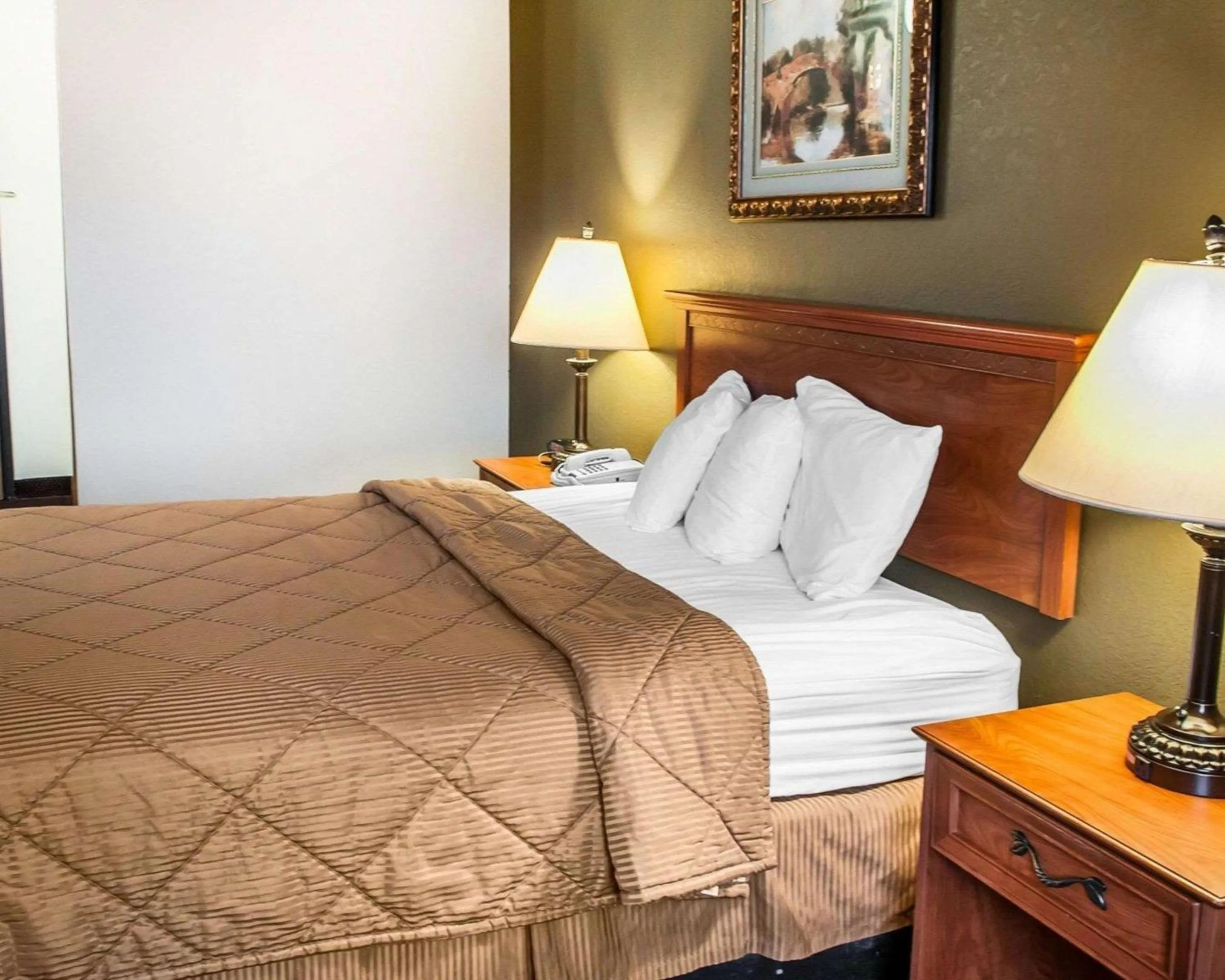 Photo of the whole room, Bed in Rodeway Inn Espanola