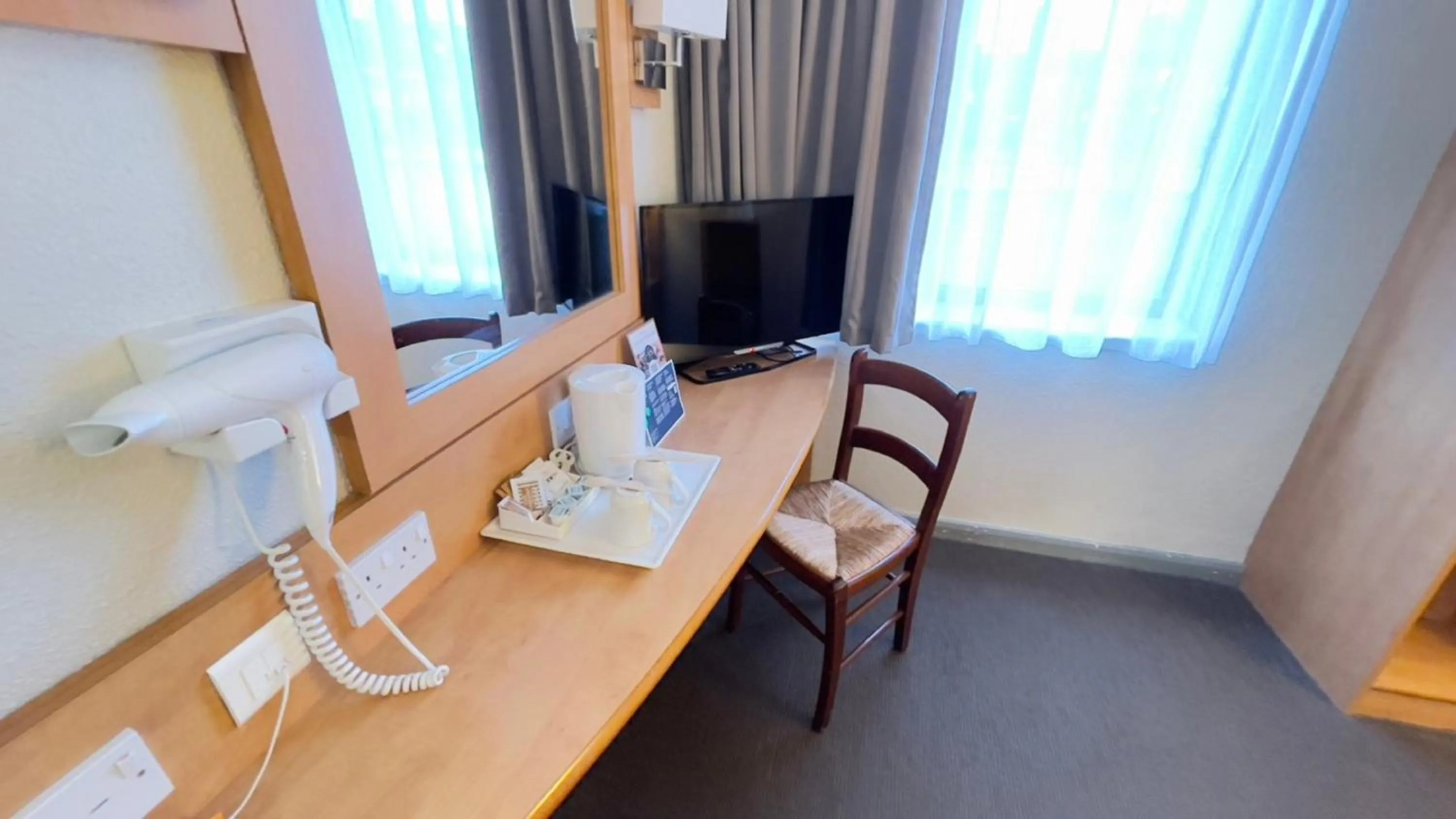 Coffee/tea facilities in Campanile Liverpool