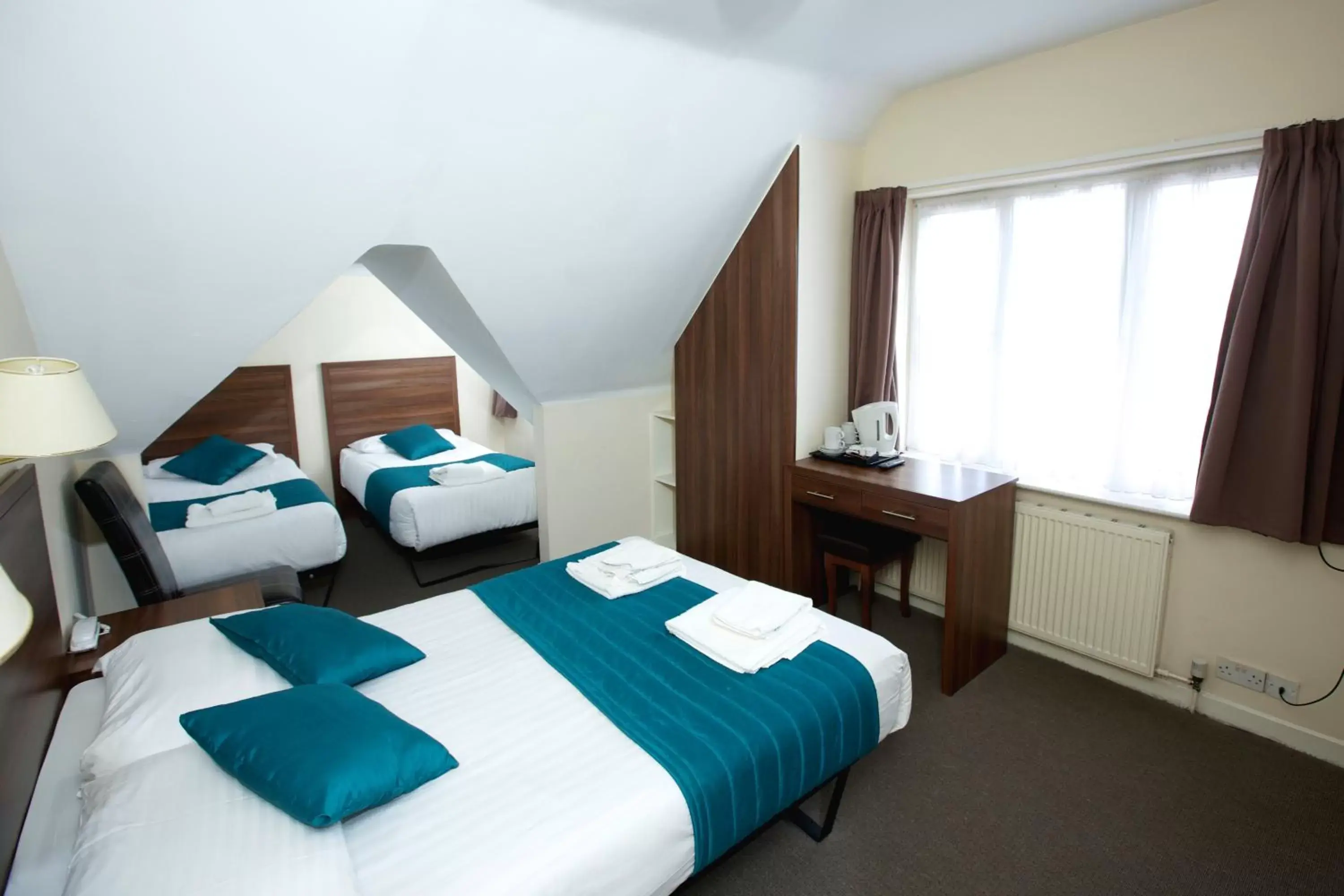 Bedroom, Bed in King Solomon Hotel- Golders Green