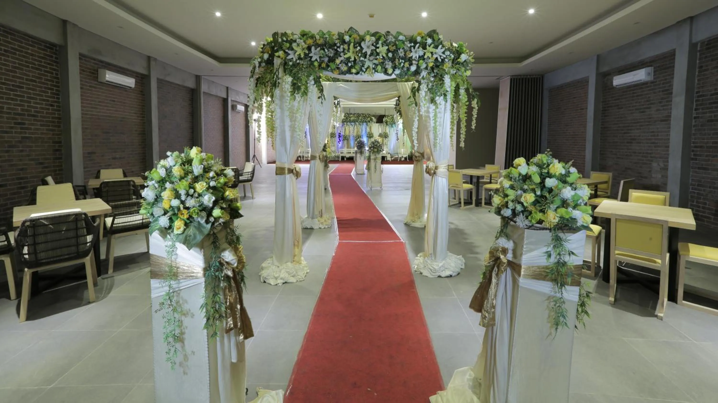Banquet/Function facilities in Bedrock Hotel Kuta