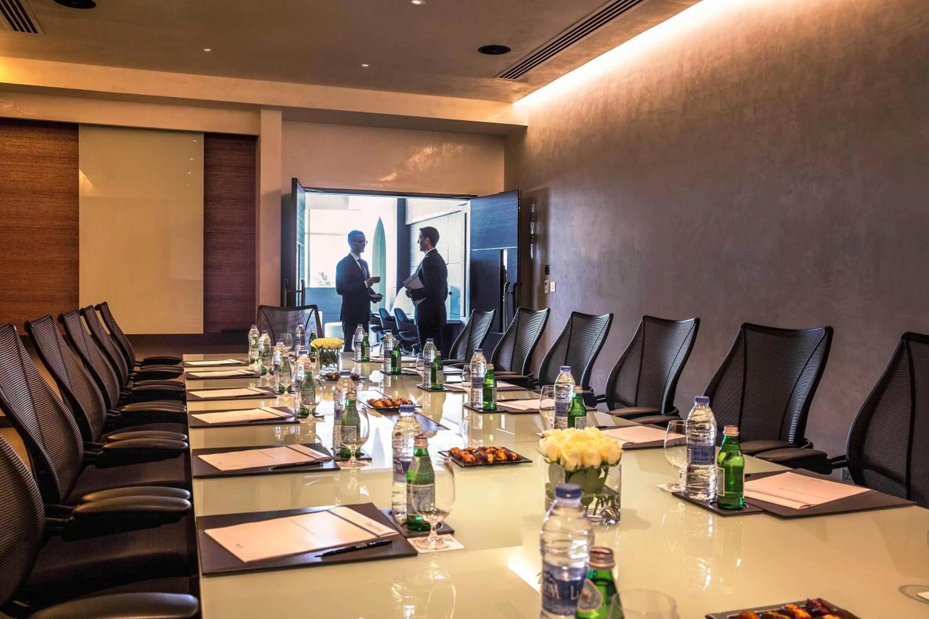 Meeting/conference room, Restaurant/Places to Eat in The Art Hotel & Resort