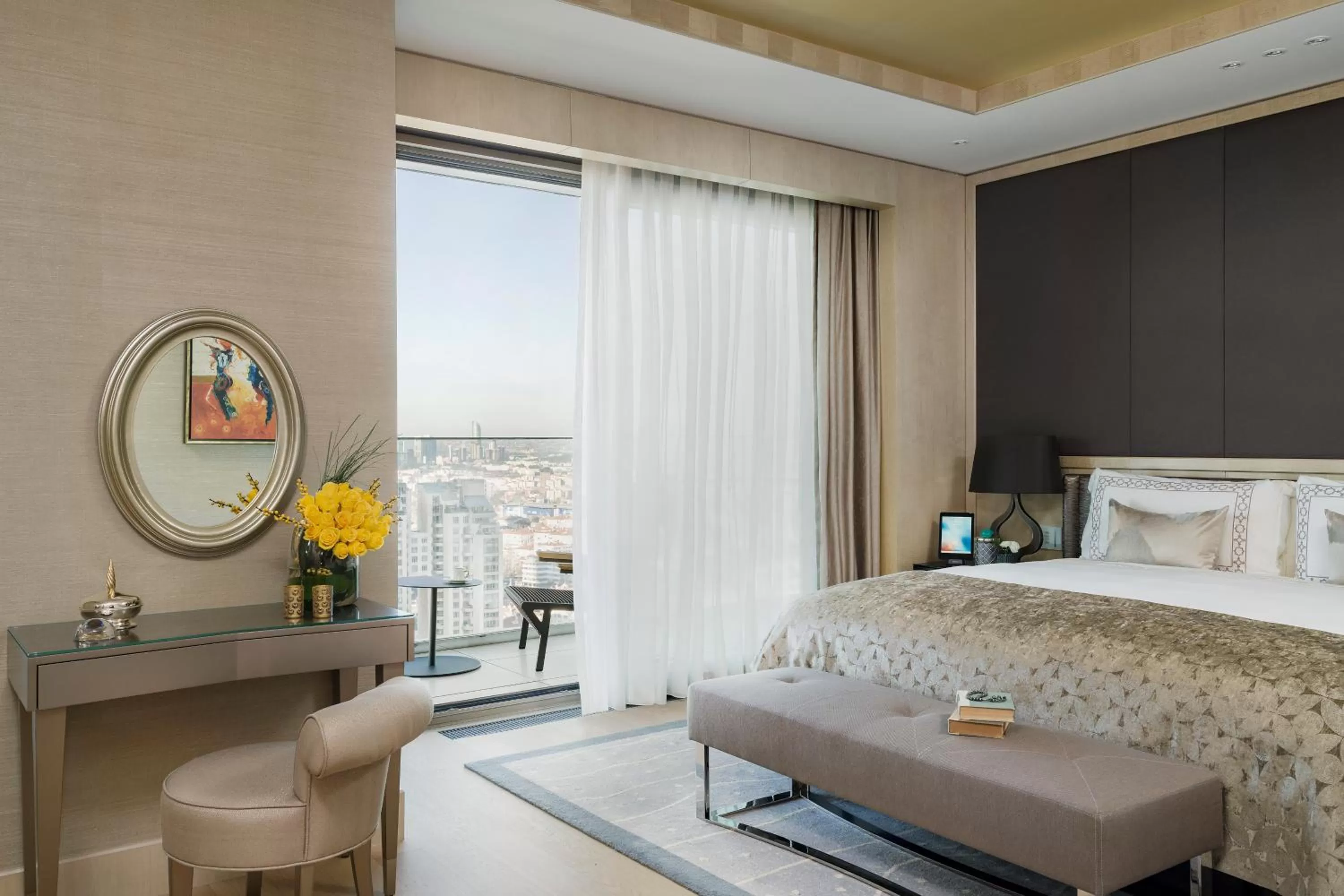 One-Bedroom Apartment with City View in Raffles Istanbul