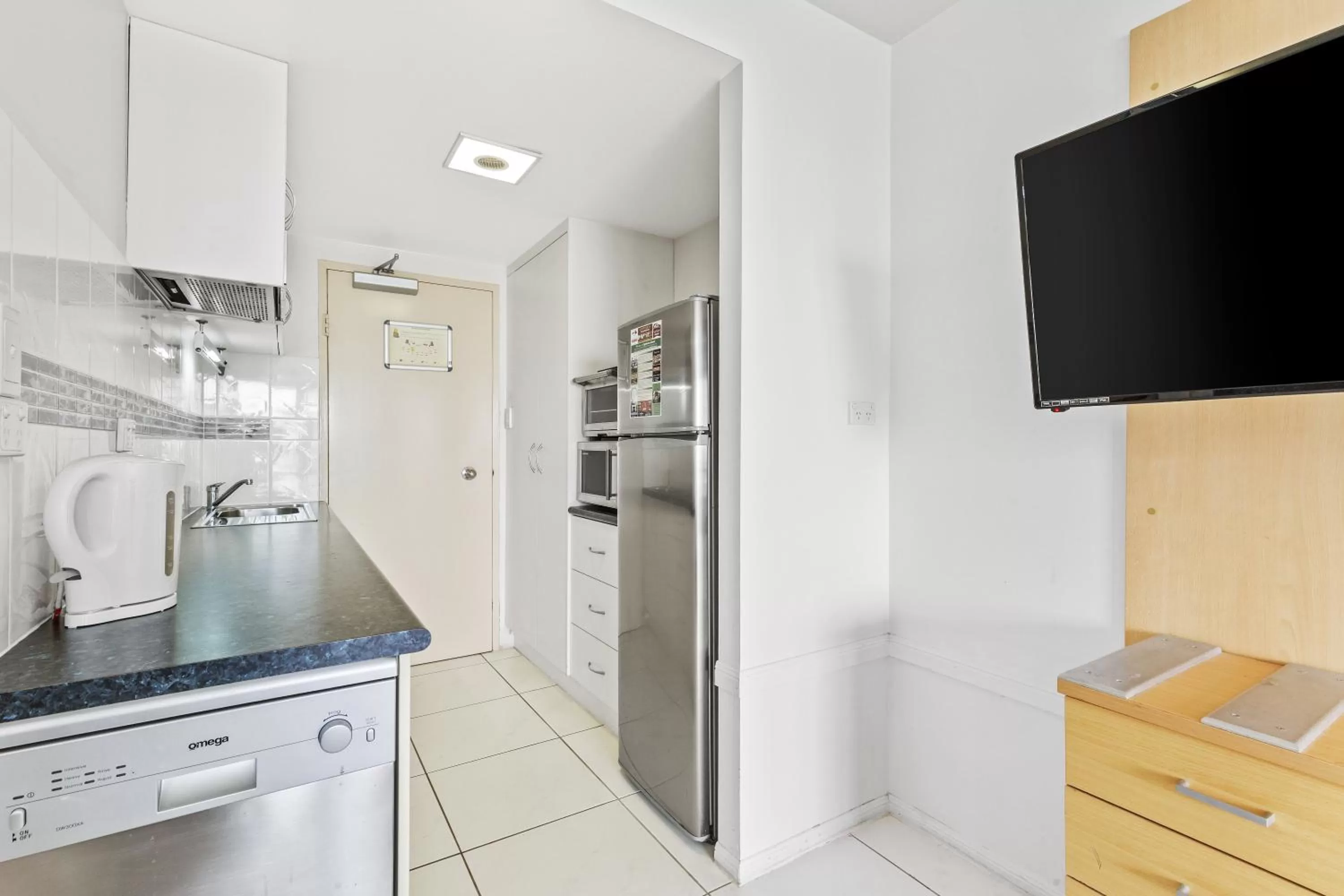 Kitchen or kitchenette in Bayview Tower