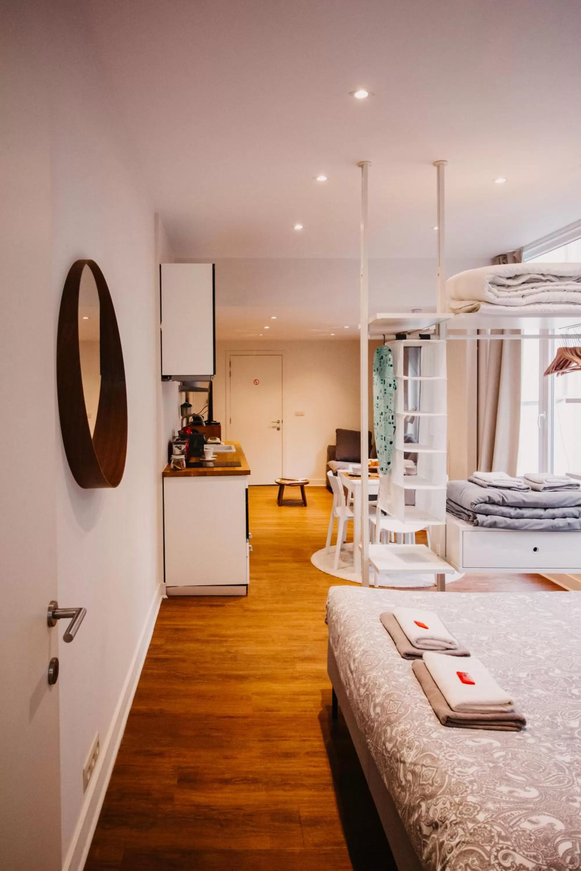 Photo of the whole room, Bed in Super central in Brussels