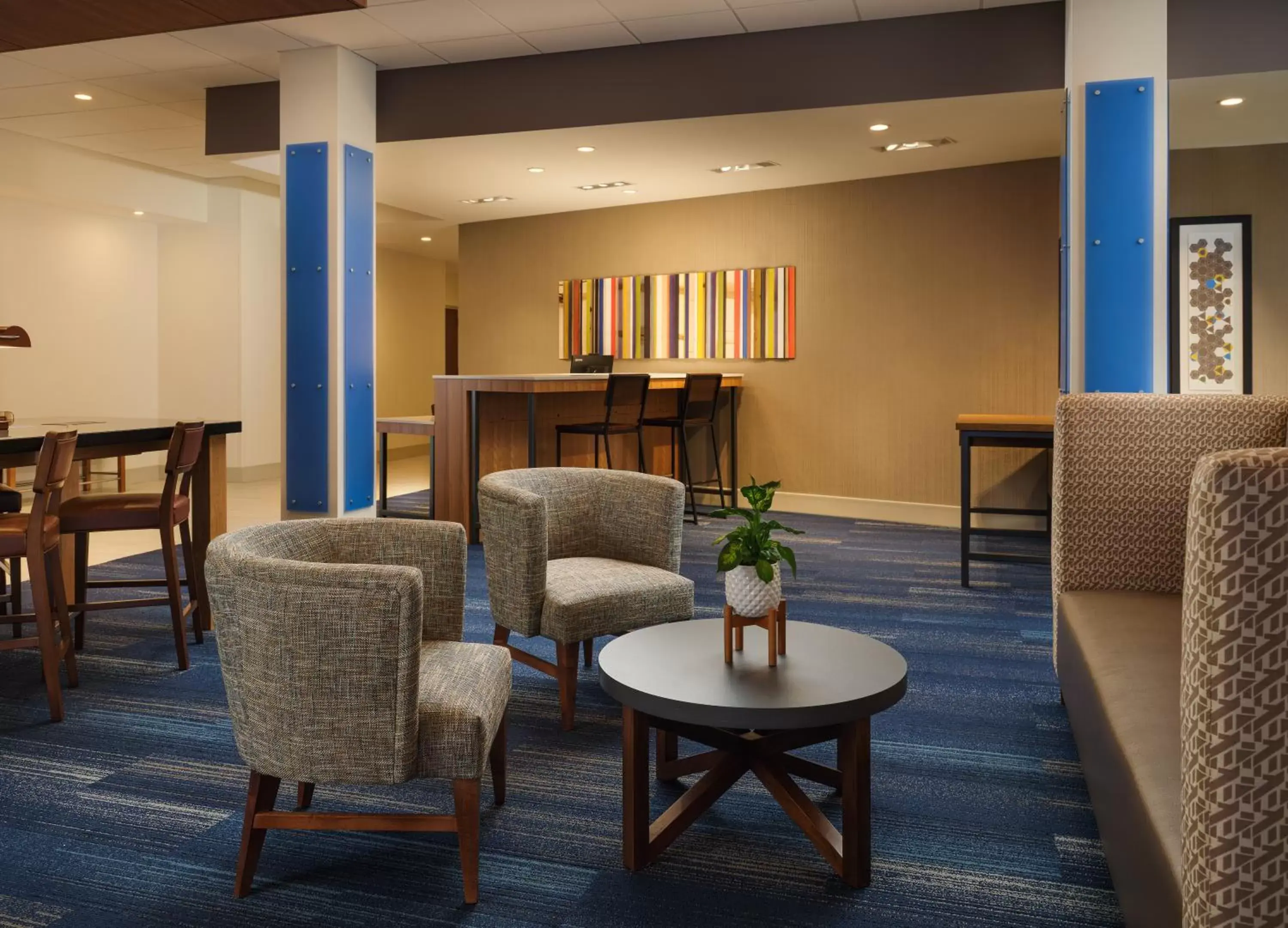 Lobby or reception in Holiday Inn Express & Suites - Lockport, an IHG Hotel
