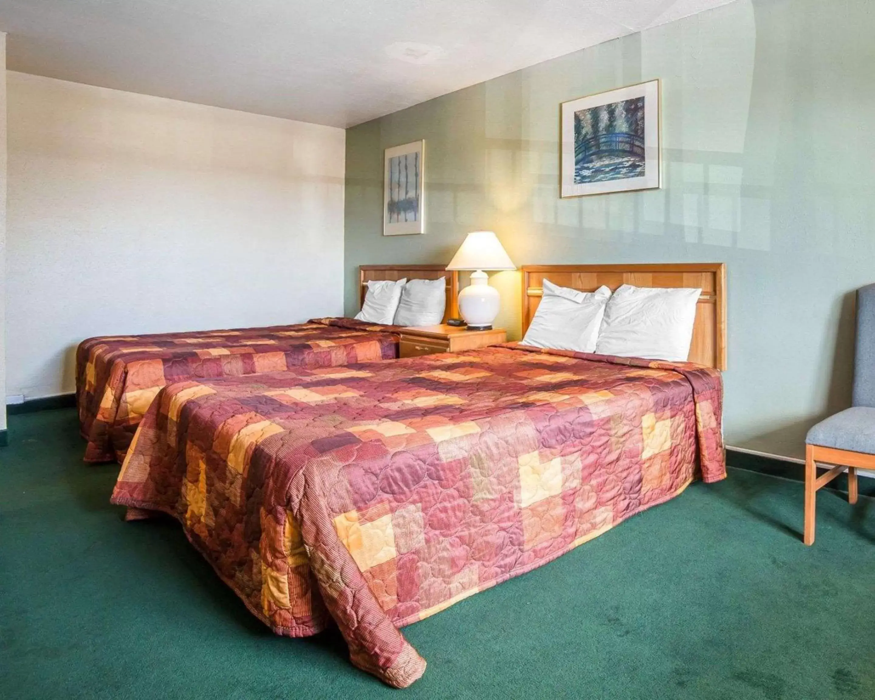 Photo of the whole room, Bed in Rodeway Inn Billings Logan Intl Airport, Near St. Vincent Hospital