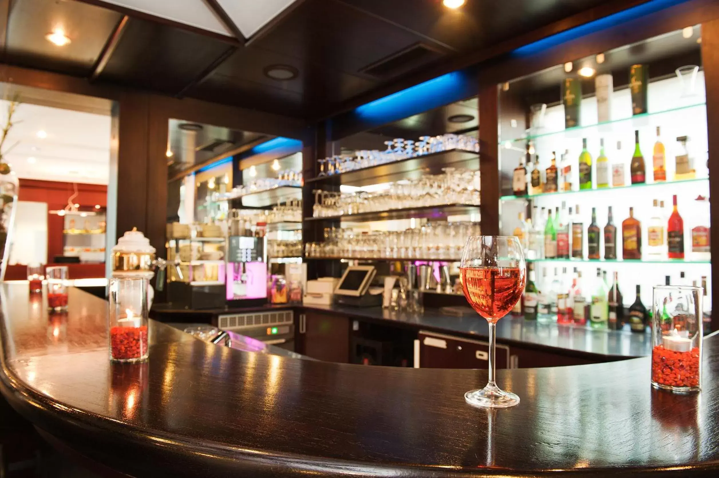 Lounge or bar in ACHAT Hotel Regensburg im Park Lounge or bar in ACHAT Hotel Regensburg im Park