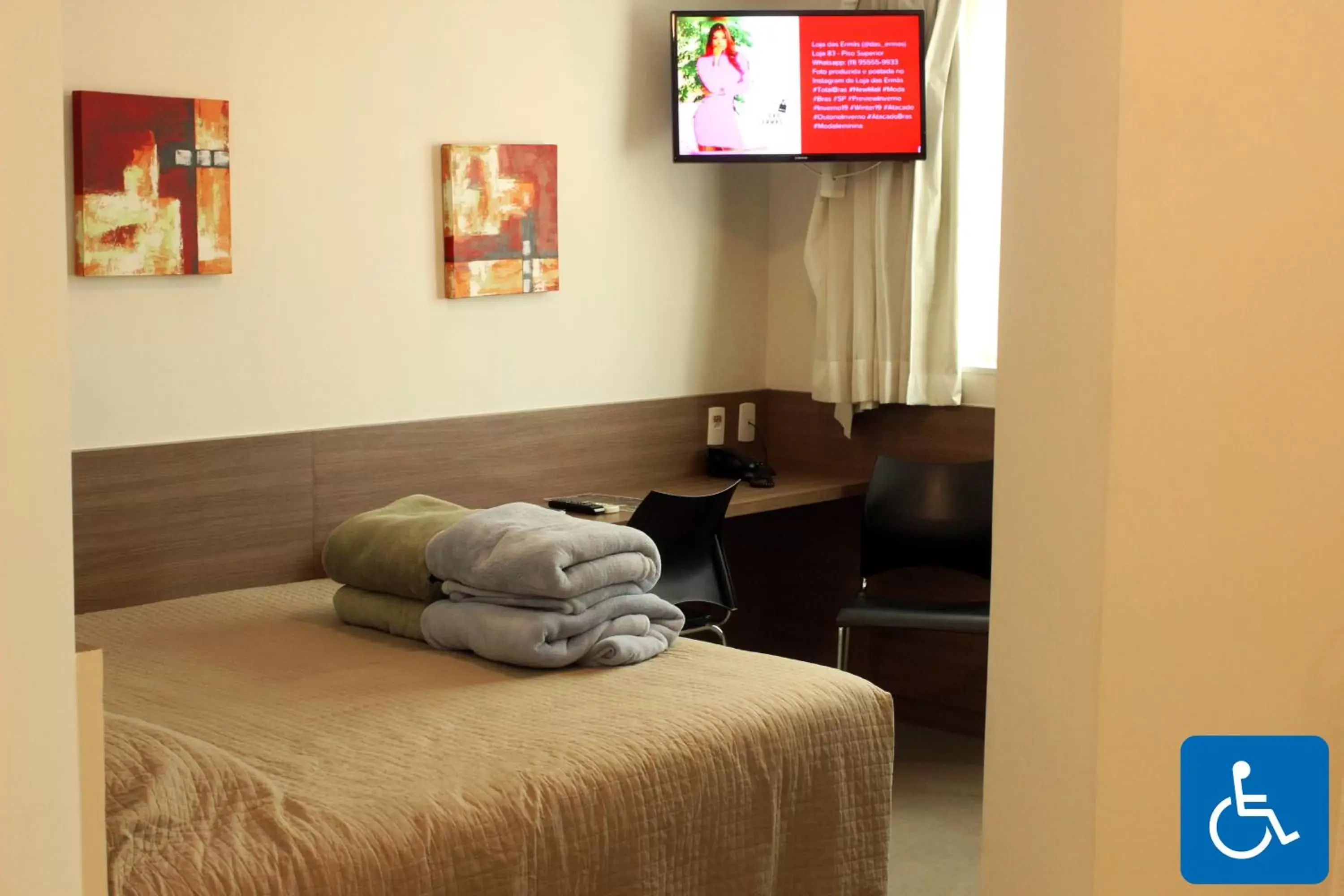 Double bed Room - single occupancy - Disability Access in Total Hotel Double bed Room - single occupancy - Disability Access in Total Hotel