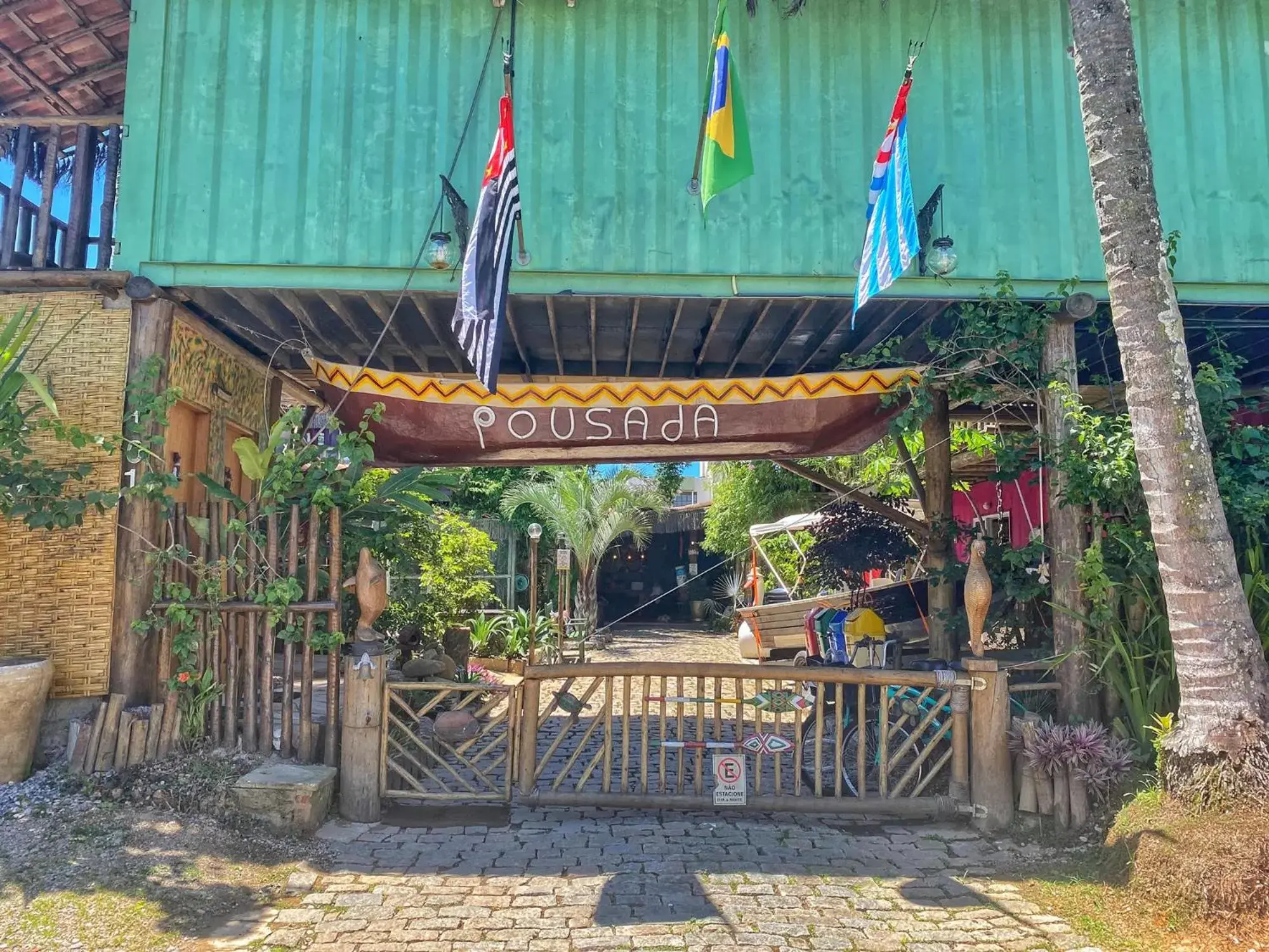 Facade/entrance in Pousada Papaya Container