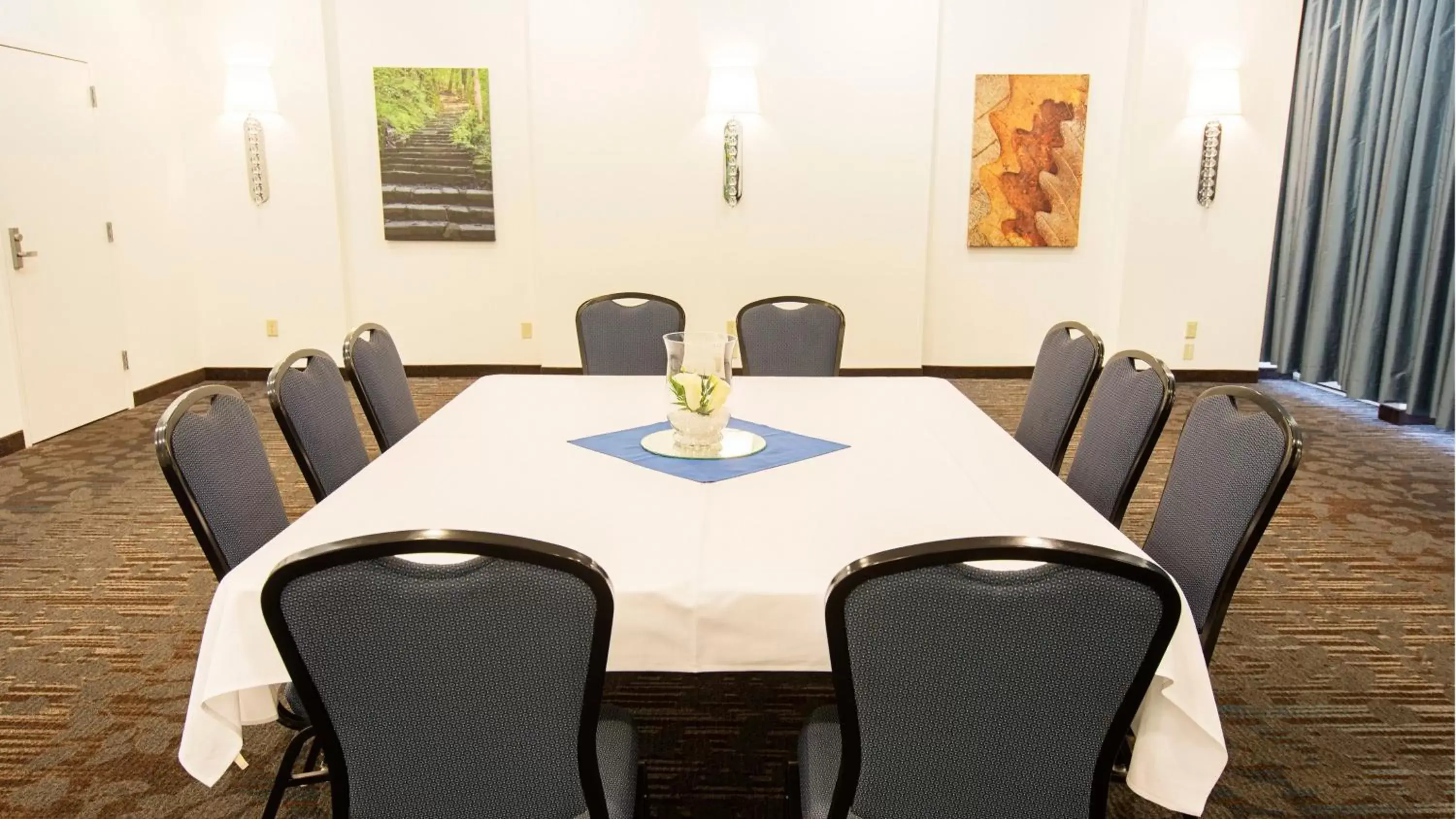 Meeting/conference room in Clarion Inn