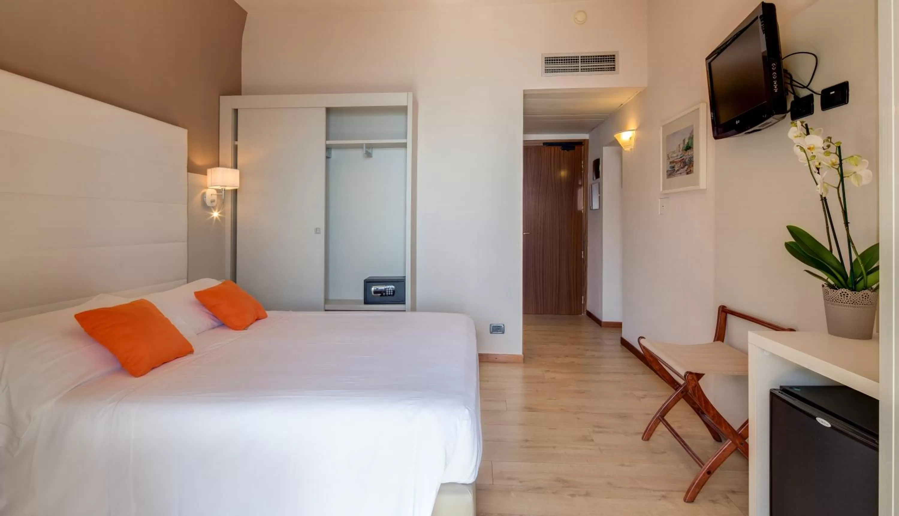 Bed in Best Western Regina Elena