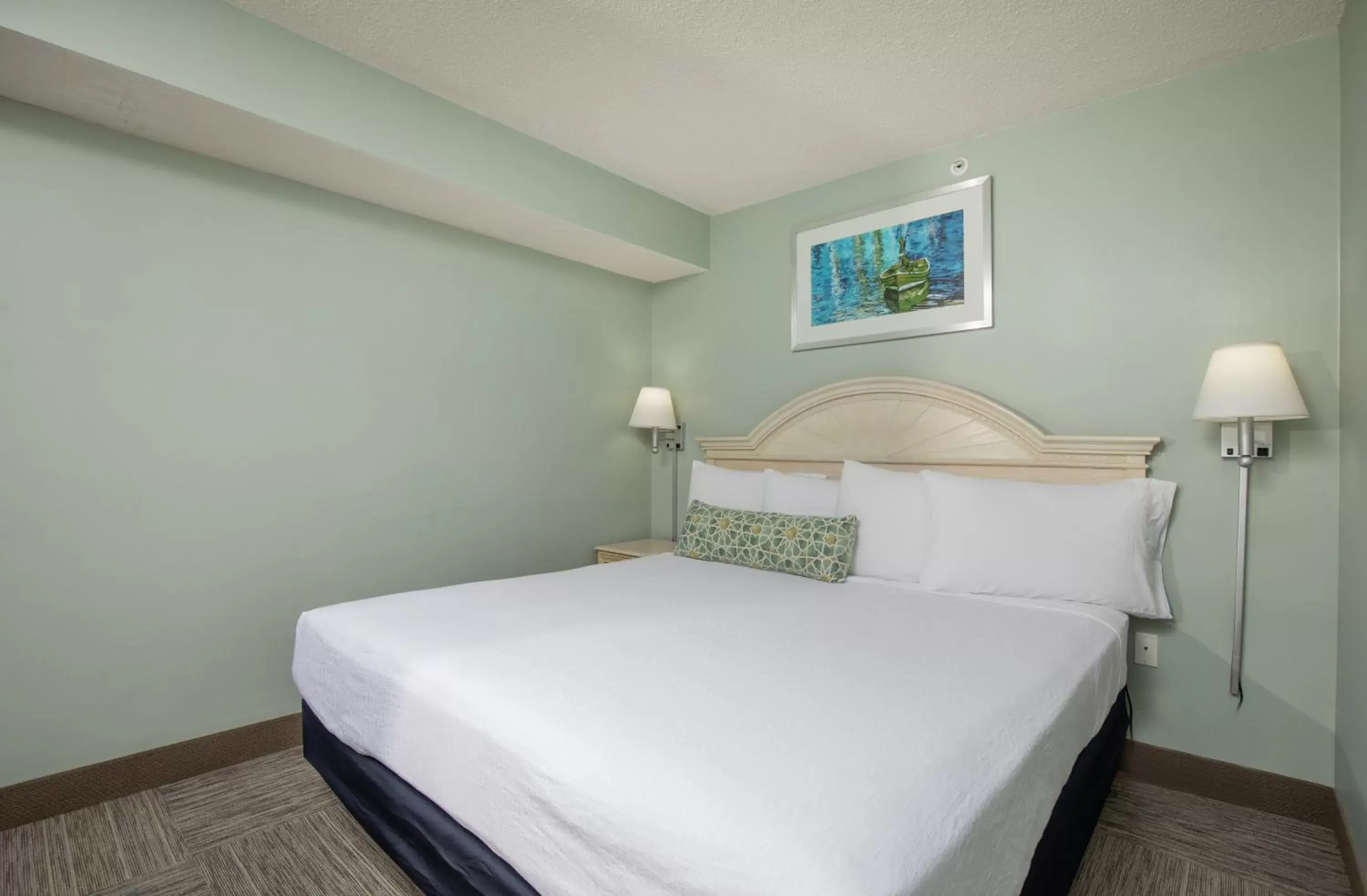 Bedroom, Bed in Grande Shores Ocean Resorts Condominiums