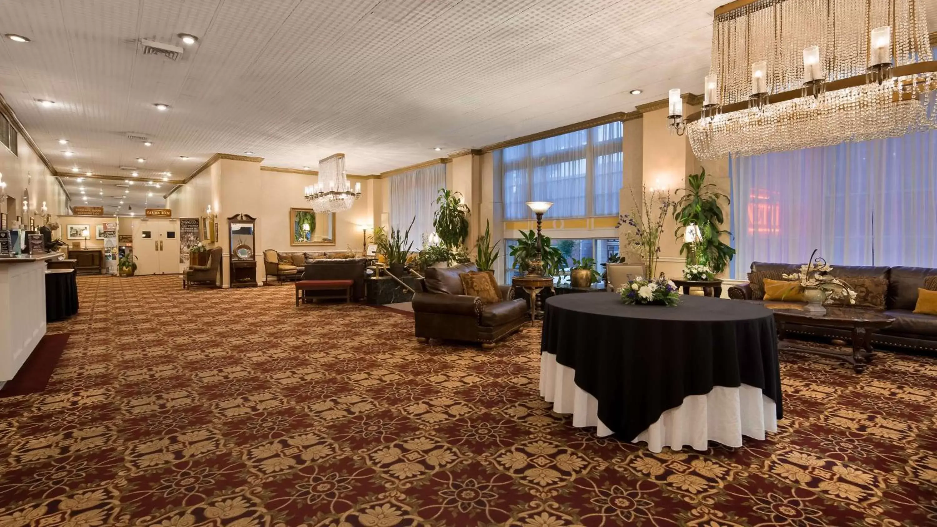 Lobby or reception in Genetti Hotel, SureStay Collection by Best Western