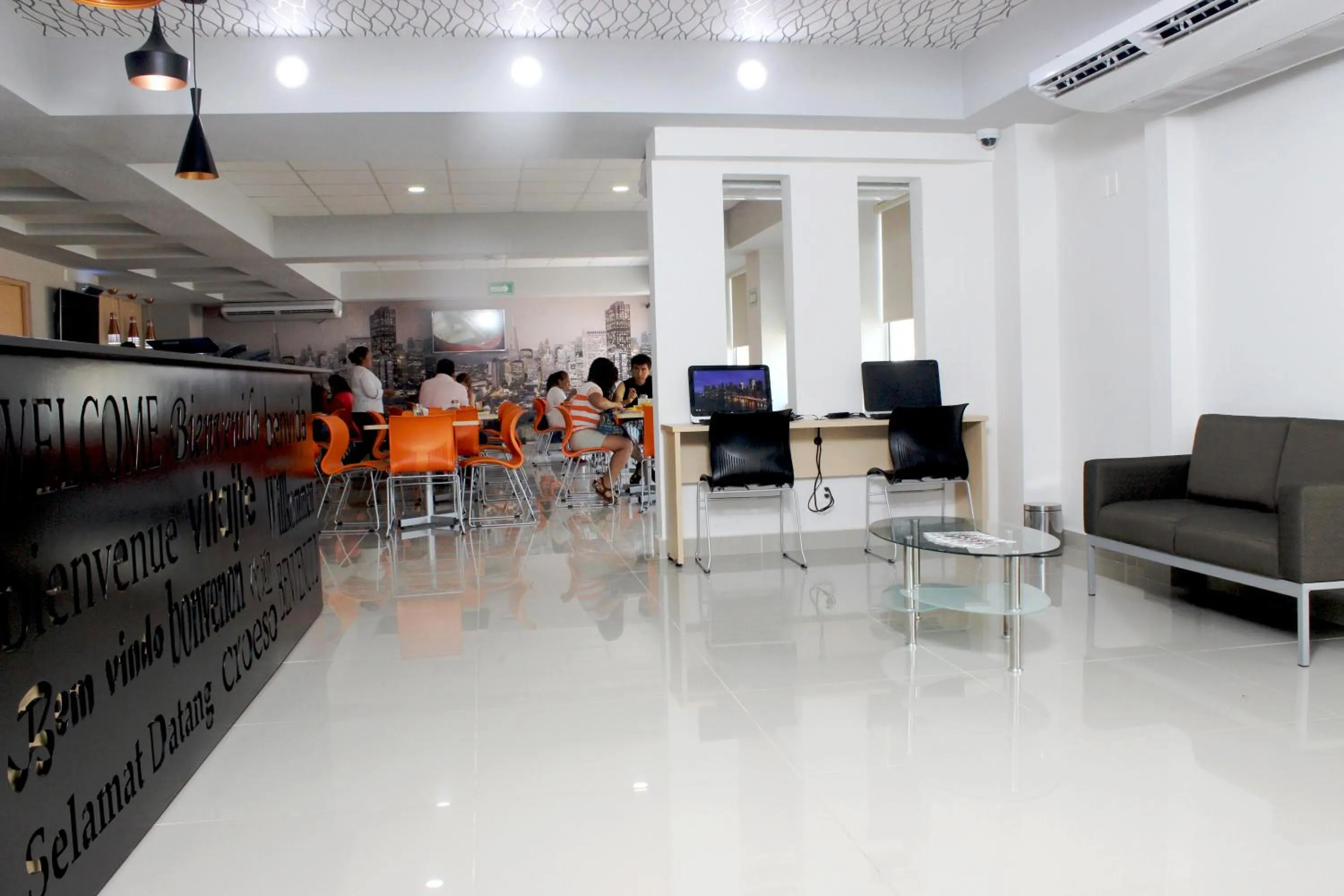 Restaurant/places to eat in Hotel Urbainn