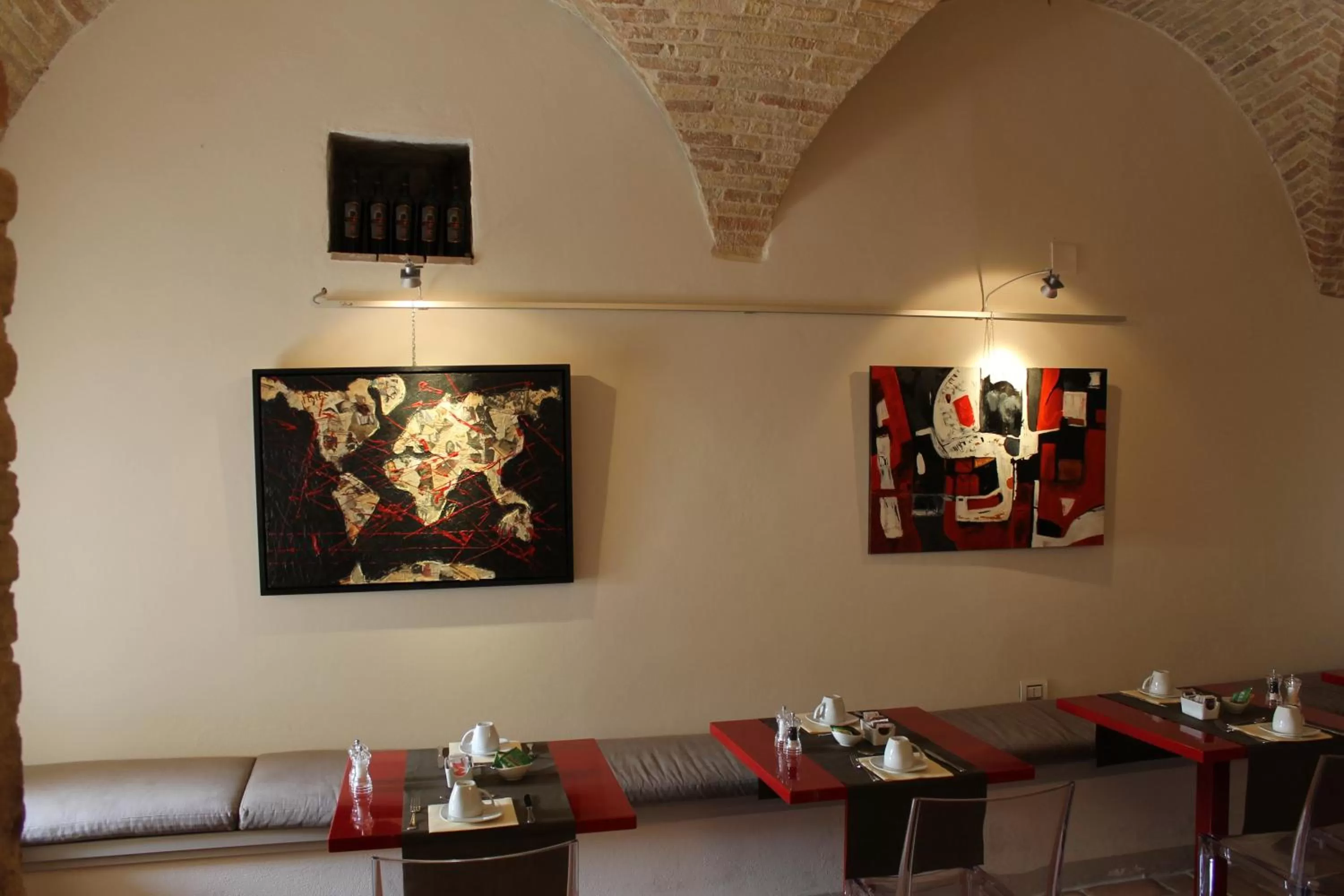 Restaurant/places to eat in Hotel Sorella Luna