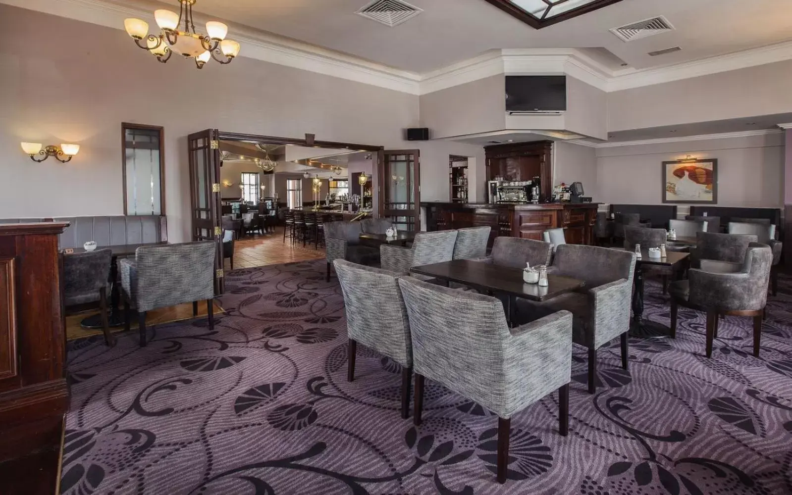 Restaurant/Places to Eat in Midleton Park Hotel